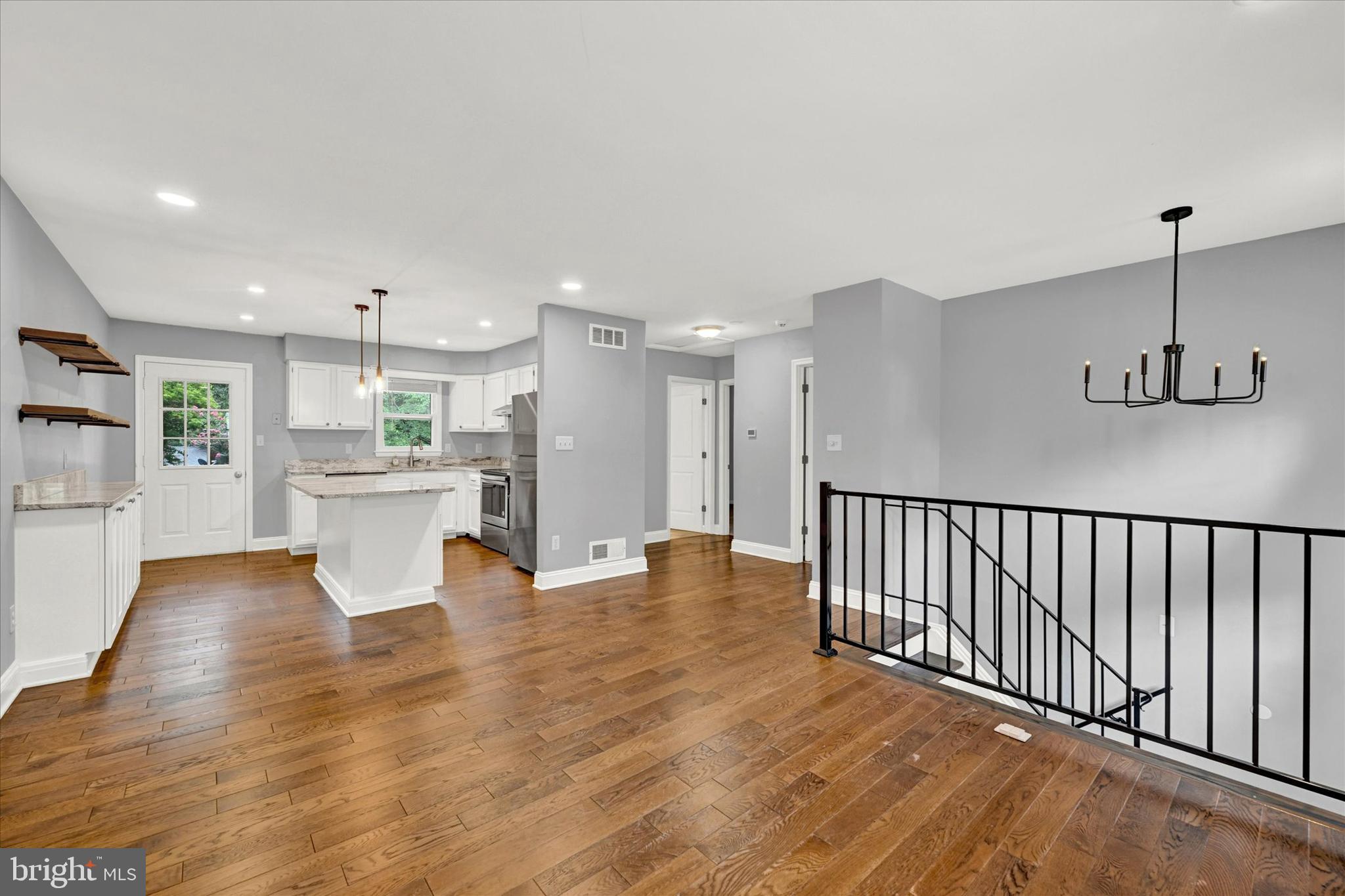 CARROLLTON MANOR - Residential Lease