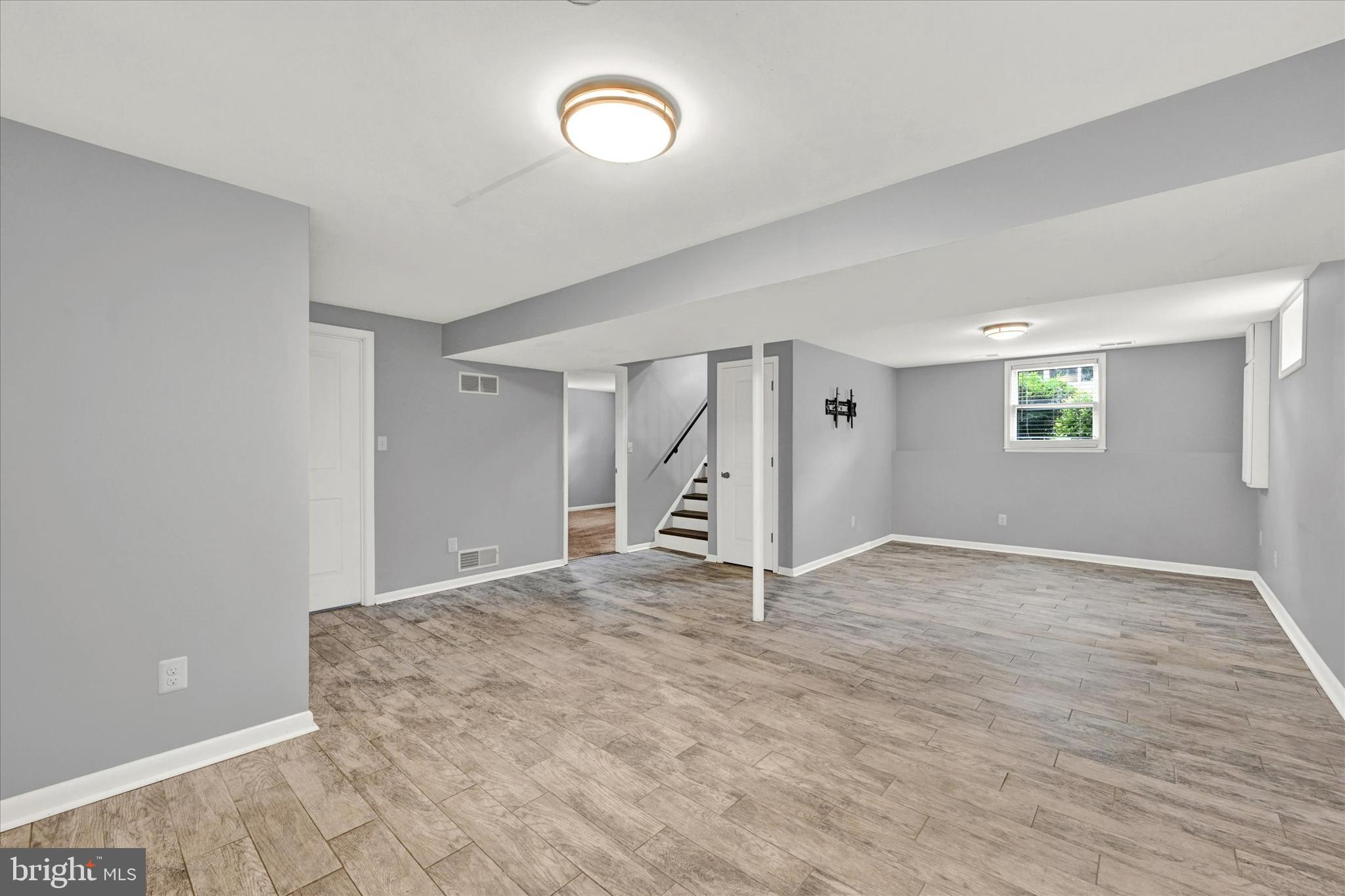 CARROLLTON MANOR - Residential Lease