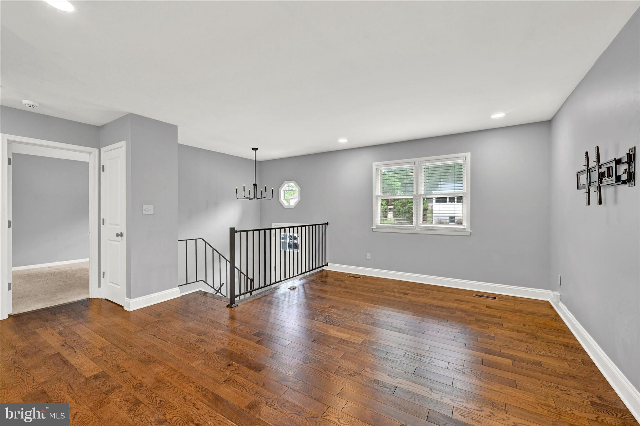 CARROLLTON MANOR - Residential Lease