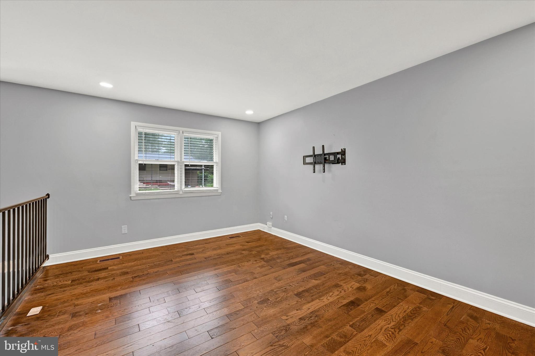 CARROLLTON MANOR - Residential Lease