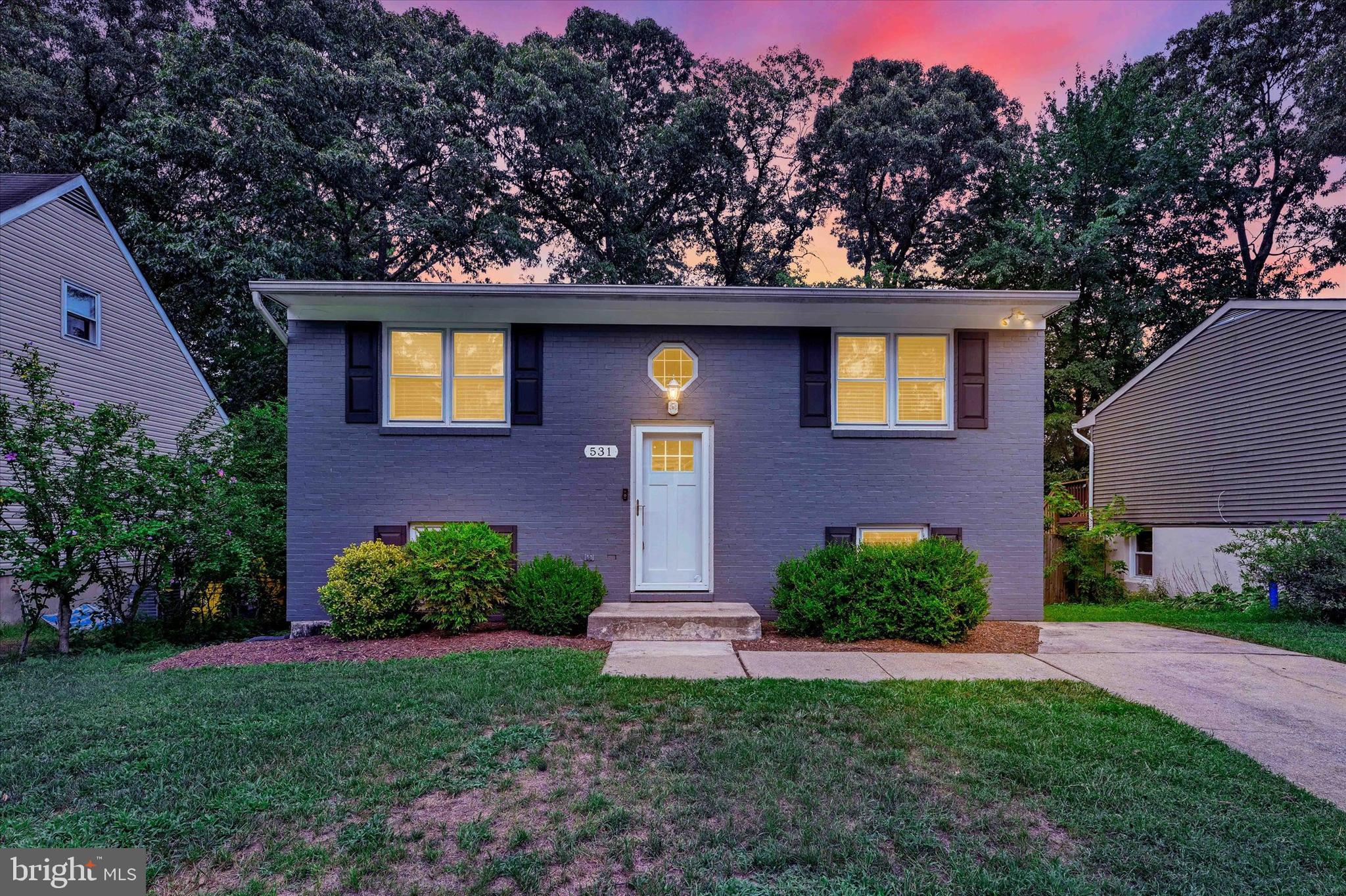 CARROLLTON MANOR - Residential Lease