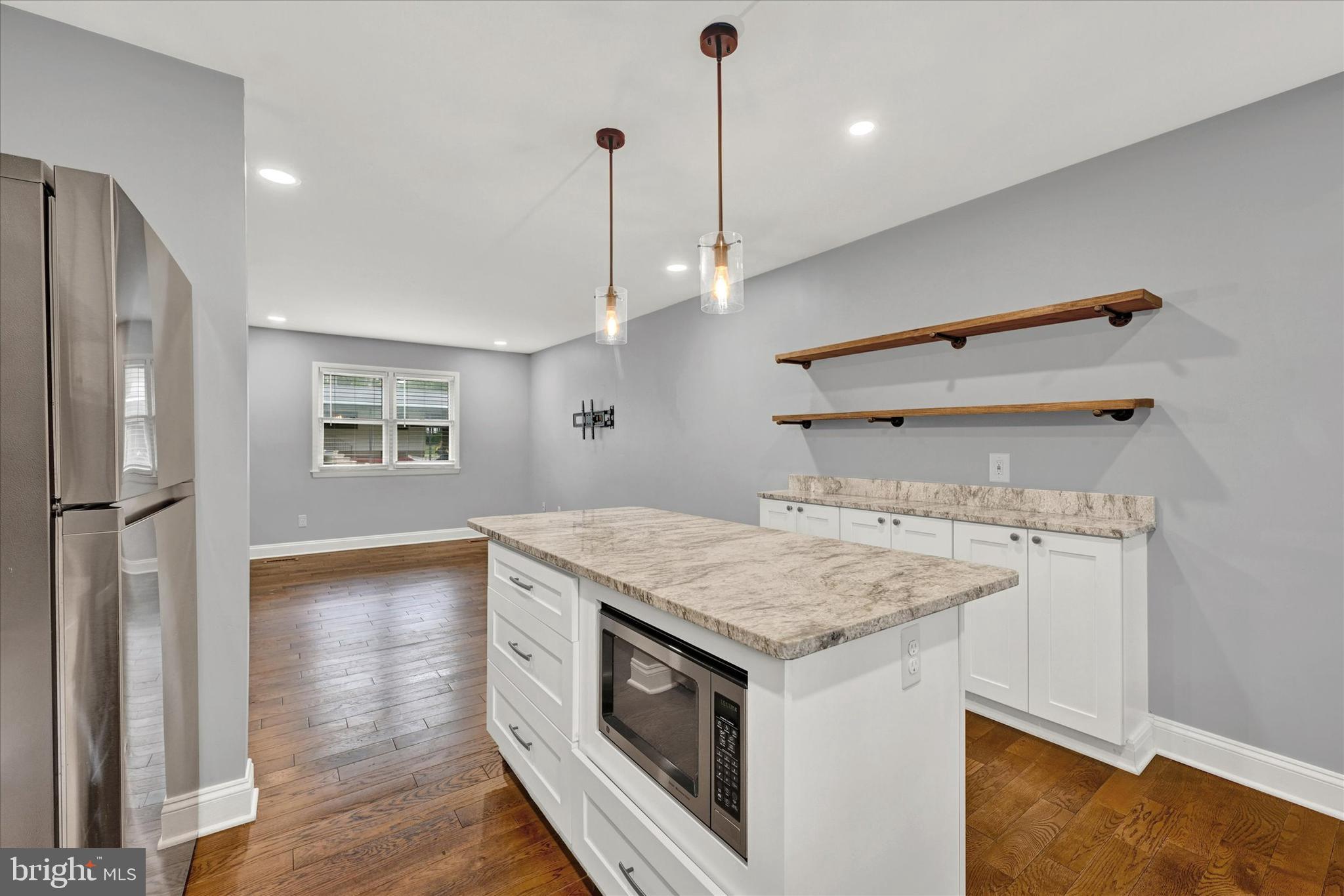 CARROLLTON MANOR - Residential Lease