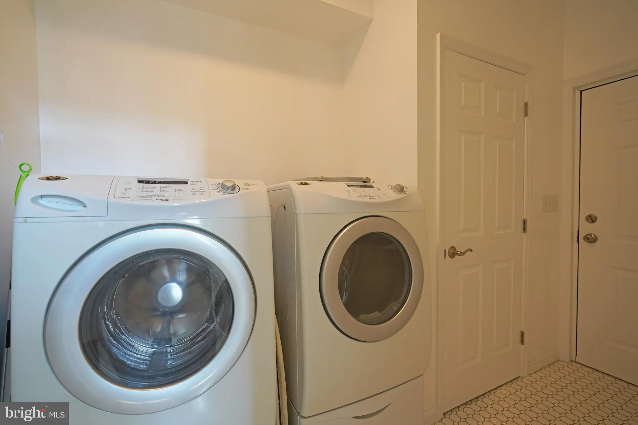 Lewes, Delaware 19958, United States, 4 Bedrooms Bedrooms, ,4 BathroomsBathrooms,Residential,Pending,124897