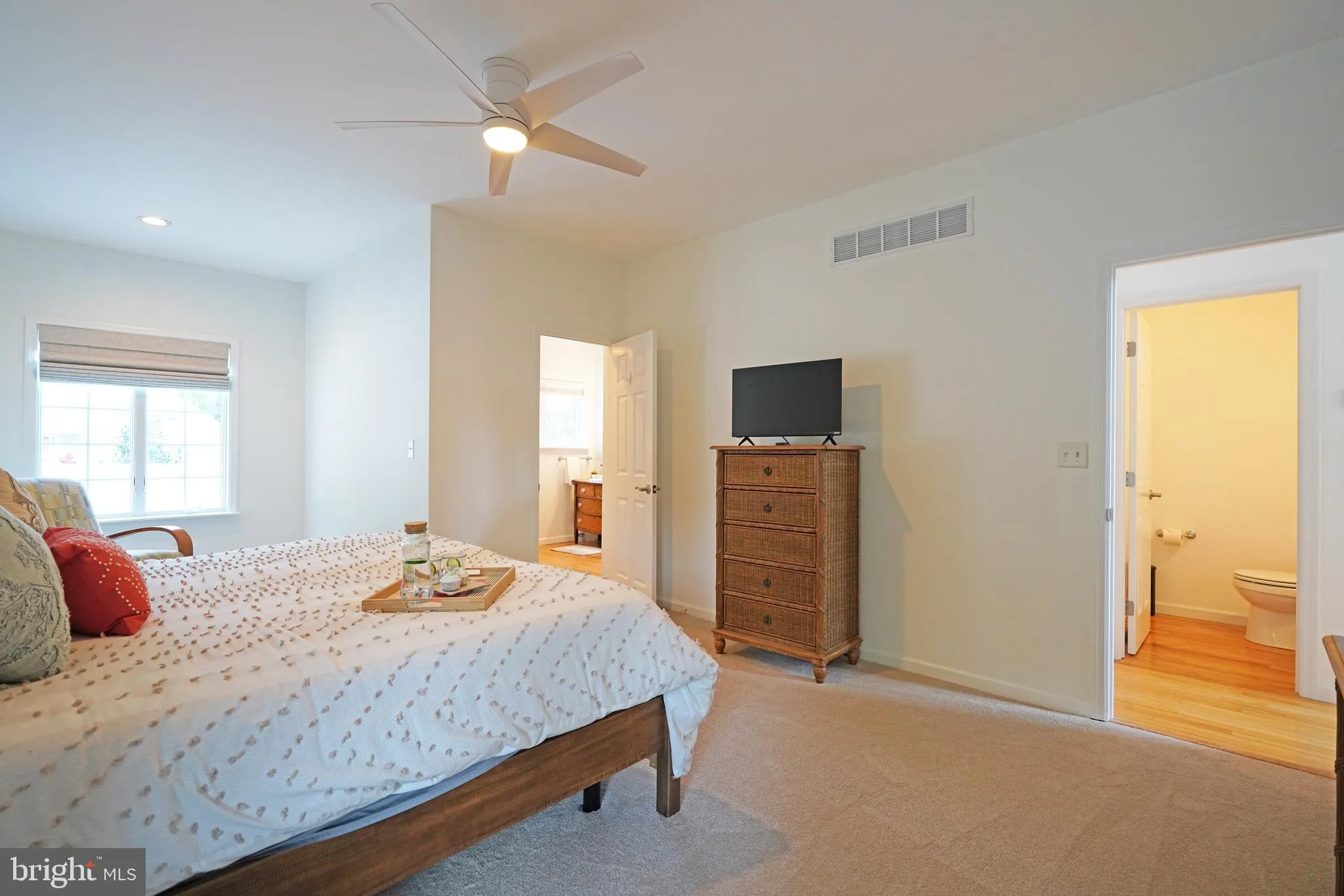 Lewes, Delaware 19958, United States, 4 Bedrooms Bedrooms, ,4 BathroomsBathrooms,Residential,Pending,124897