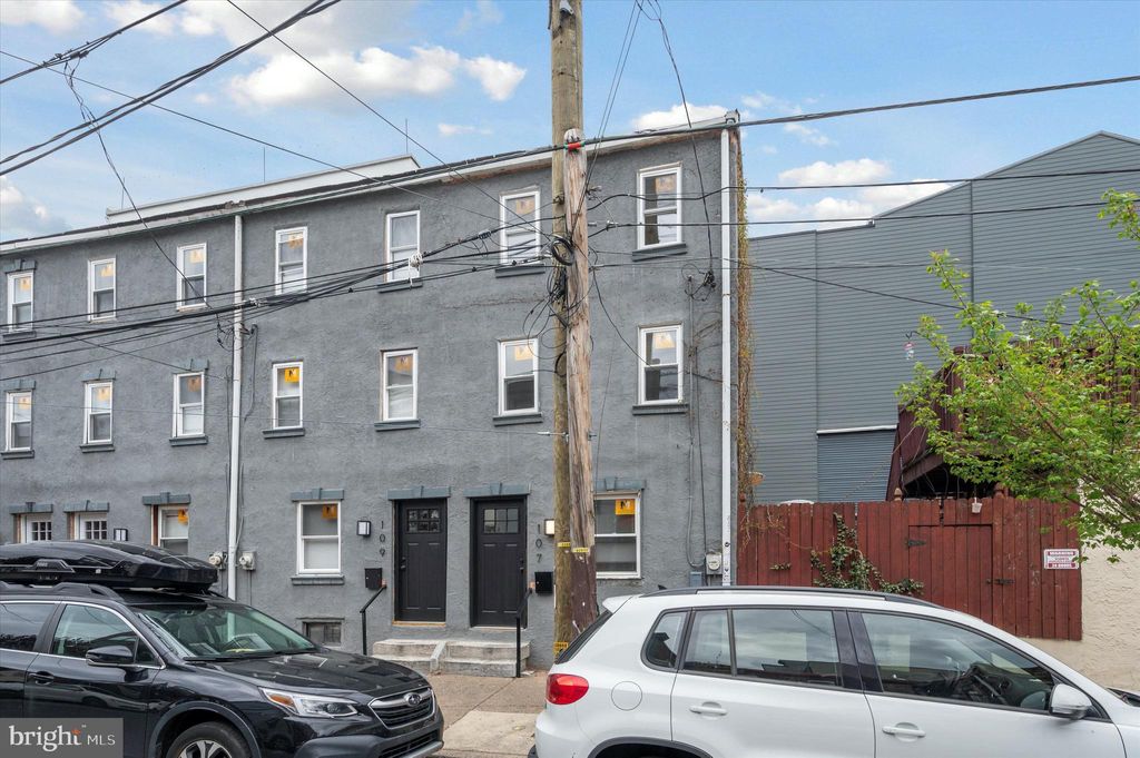 Photo of 107 W Thompson Street, PHILADELPHIA, PA 19122 (MLS # PAPH2563658)