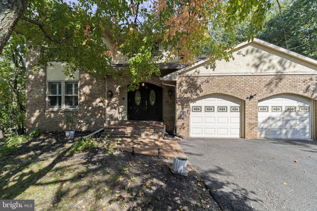 Photo of 31 Signal Drive, VOORHEES, NJ 08043 (MLS # NJCD2129034)