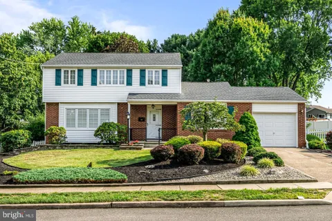 86 Greenwood Drive, Blackwood, NJ MLS: NJGL2064864