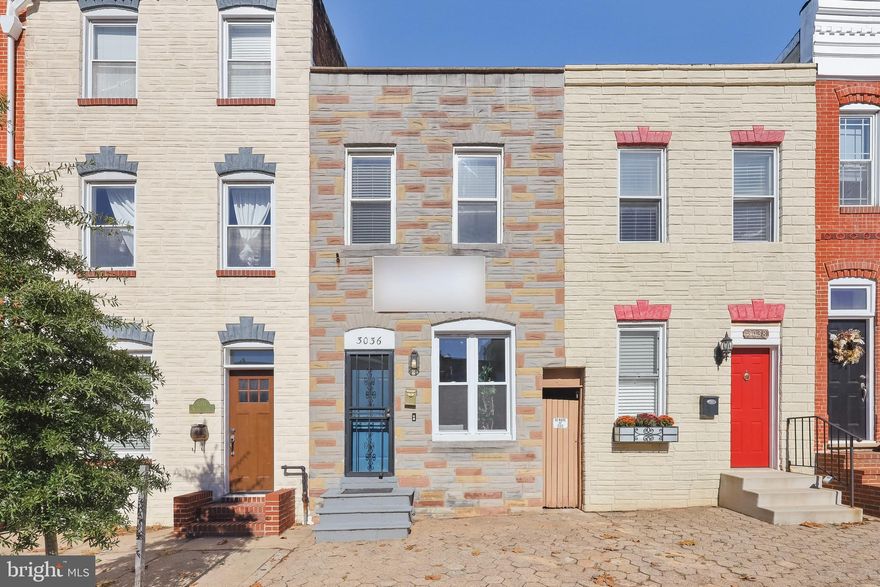 PRIME LOCATION PROPERTY IN CANTON!! PARKING PAD!!!  NEW KITCHEN, PLENTY OF COUNTER SPACE,LOTS OF CABINETS!!!  CARPET STAIRS!!! HARD WOOD FLOOR LIVING ROOM!! TWO LARGE BEDROOMS AND EXTRA GUEST ROOM/OFFICE!!! BATHROOM HAS HOT TUB AND SHOWER!!!  WALKING DISTANCE TO EVERYTHING IN CANTON!!!  SCHEDULE YOUR SHOWING TODAY!!!!!