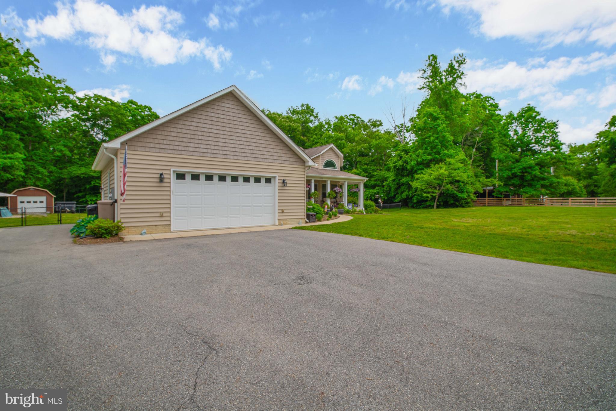 ANNAPOLIS WOODS - Residential