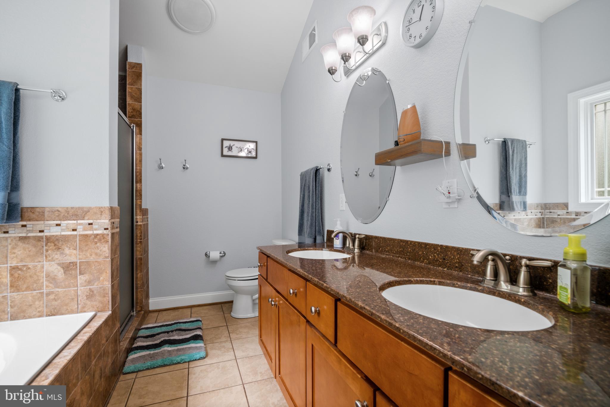 ANNAPOLIS WOODS - Residential