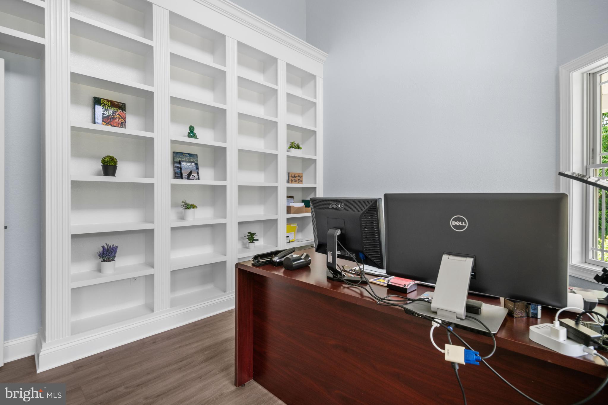 ANNAPOLIS WOODS - Residential