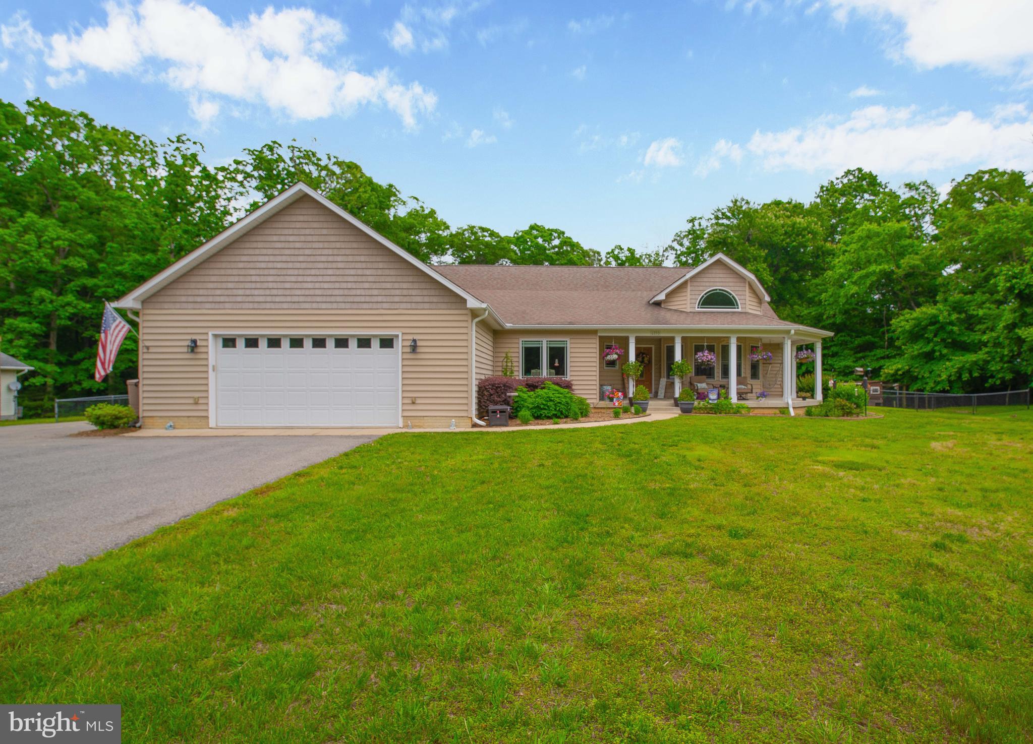 ANNAPOLIS WOODS - Residential