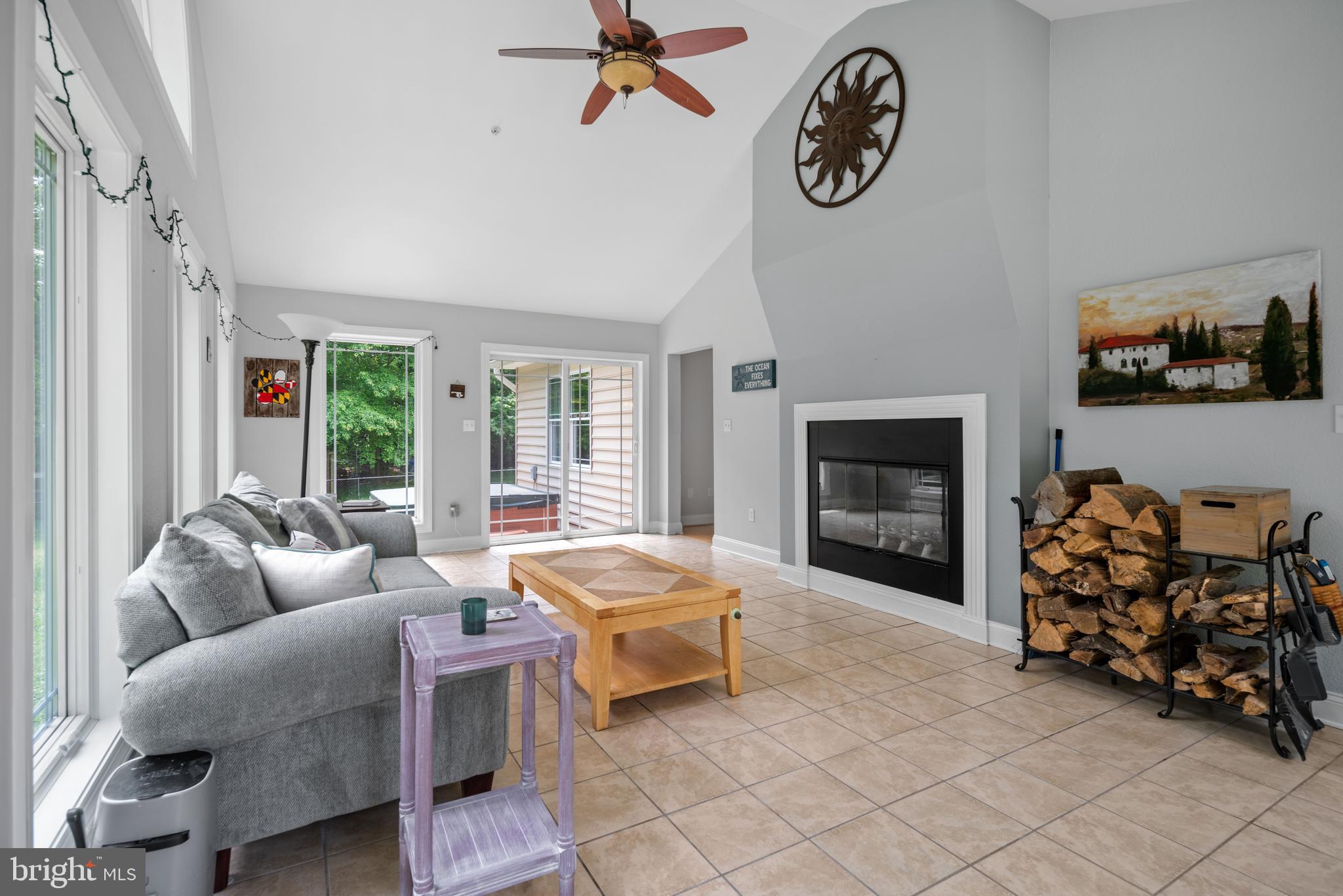 ANNAPOLIS WOODS - Residential