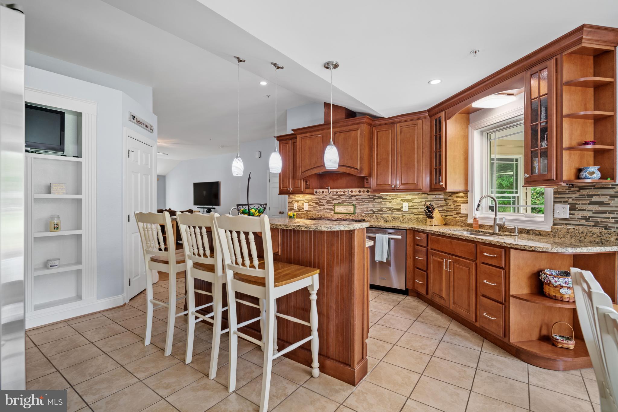 ANNAPOLIS WOODS - Residential