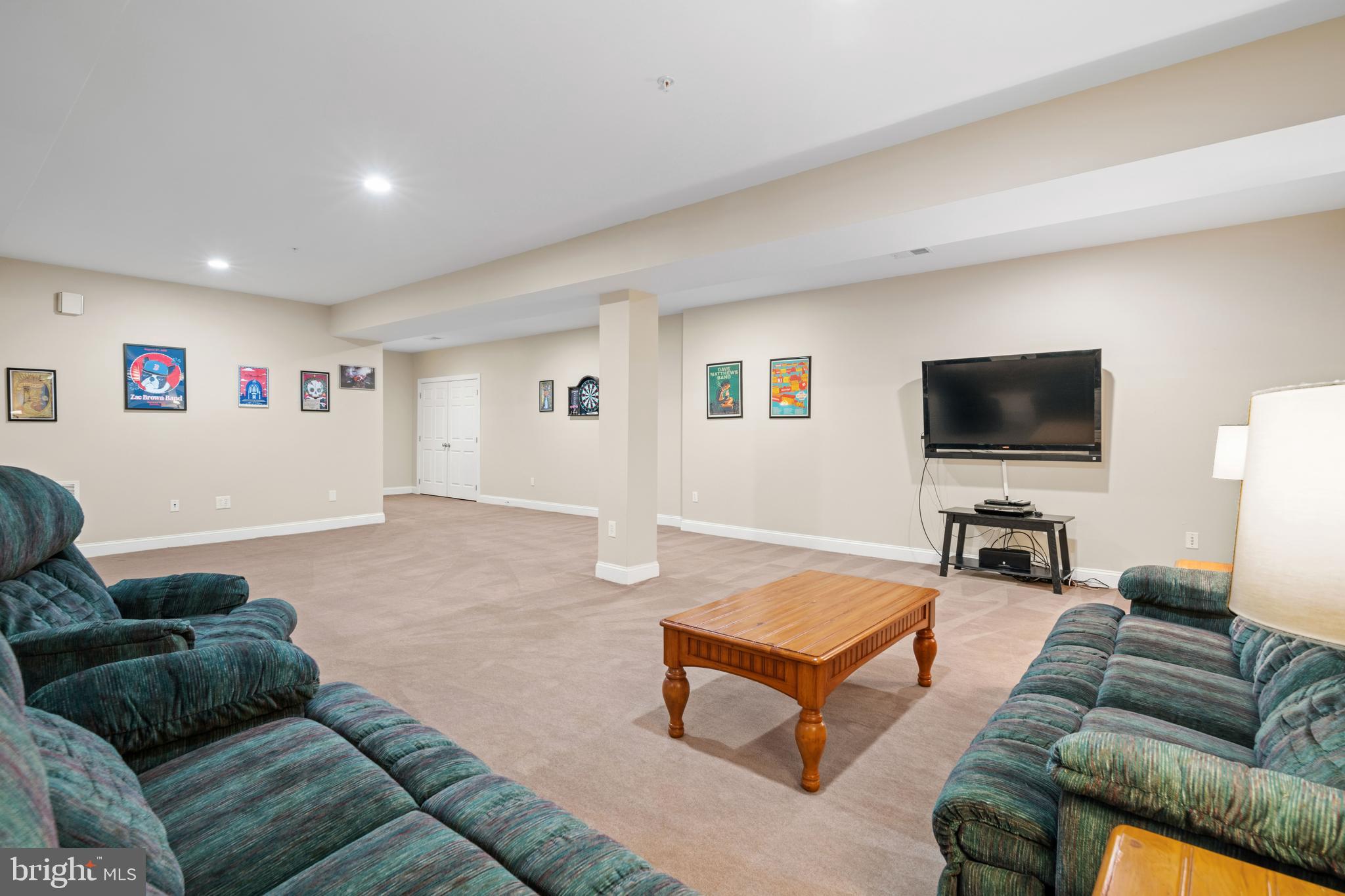 ANNAPOLIS WOODS - Residential