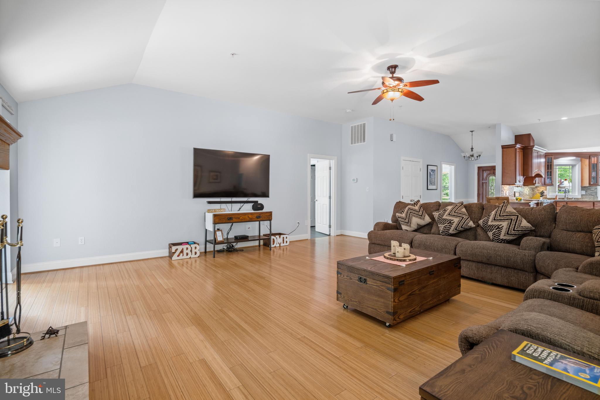 ANNAPOLIS WOODS - Residential