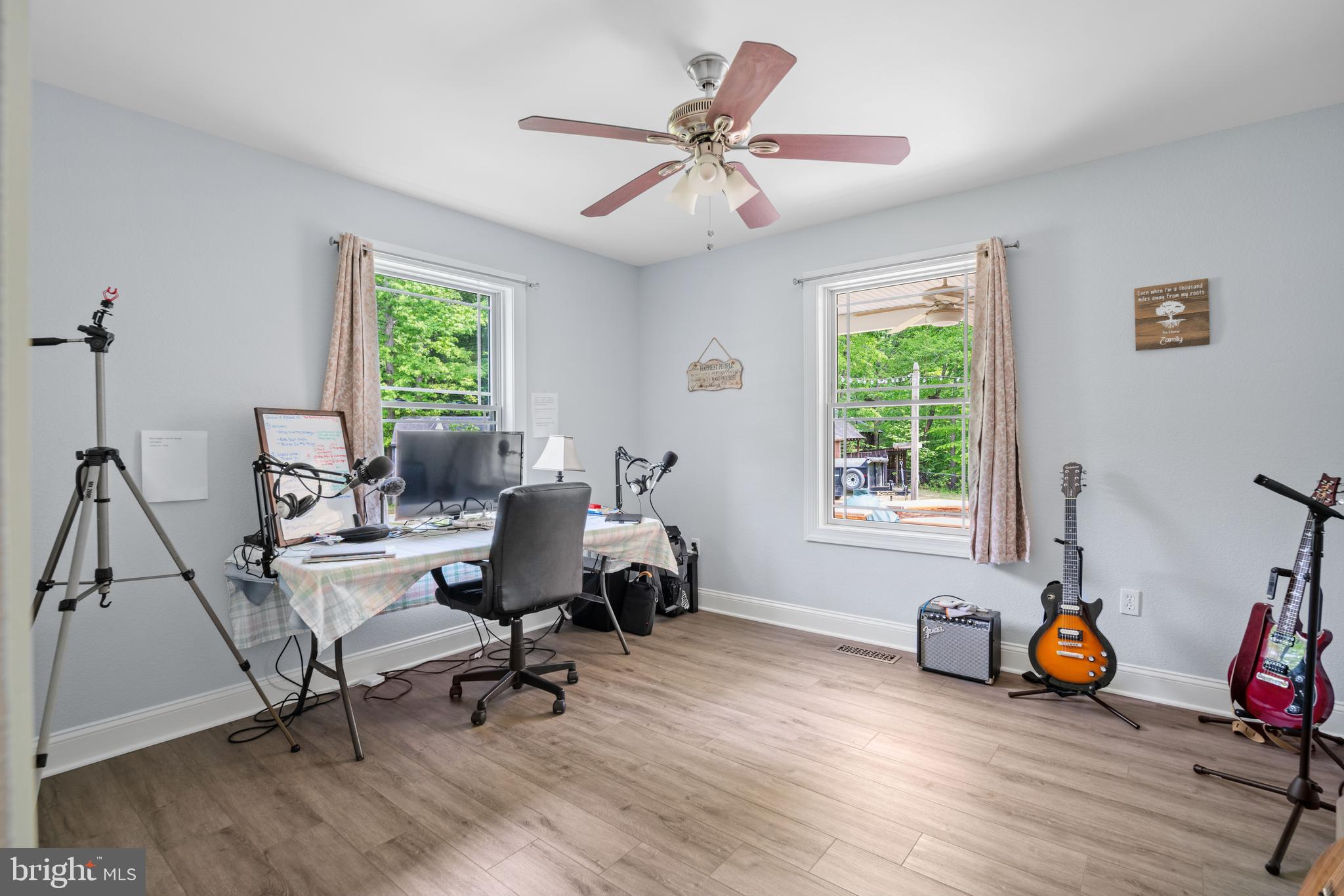 ANNAPOLIS WOODS - Residential