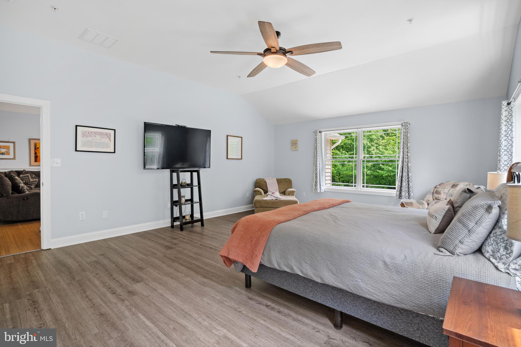 ANNAPOLIS WOODS - Residential