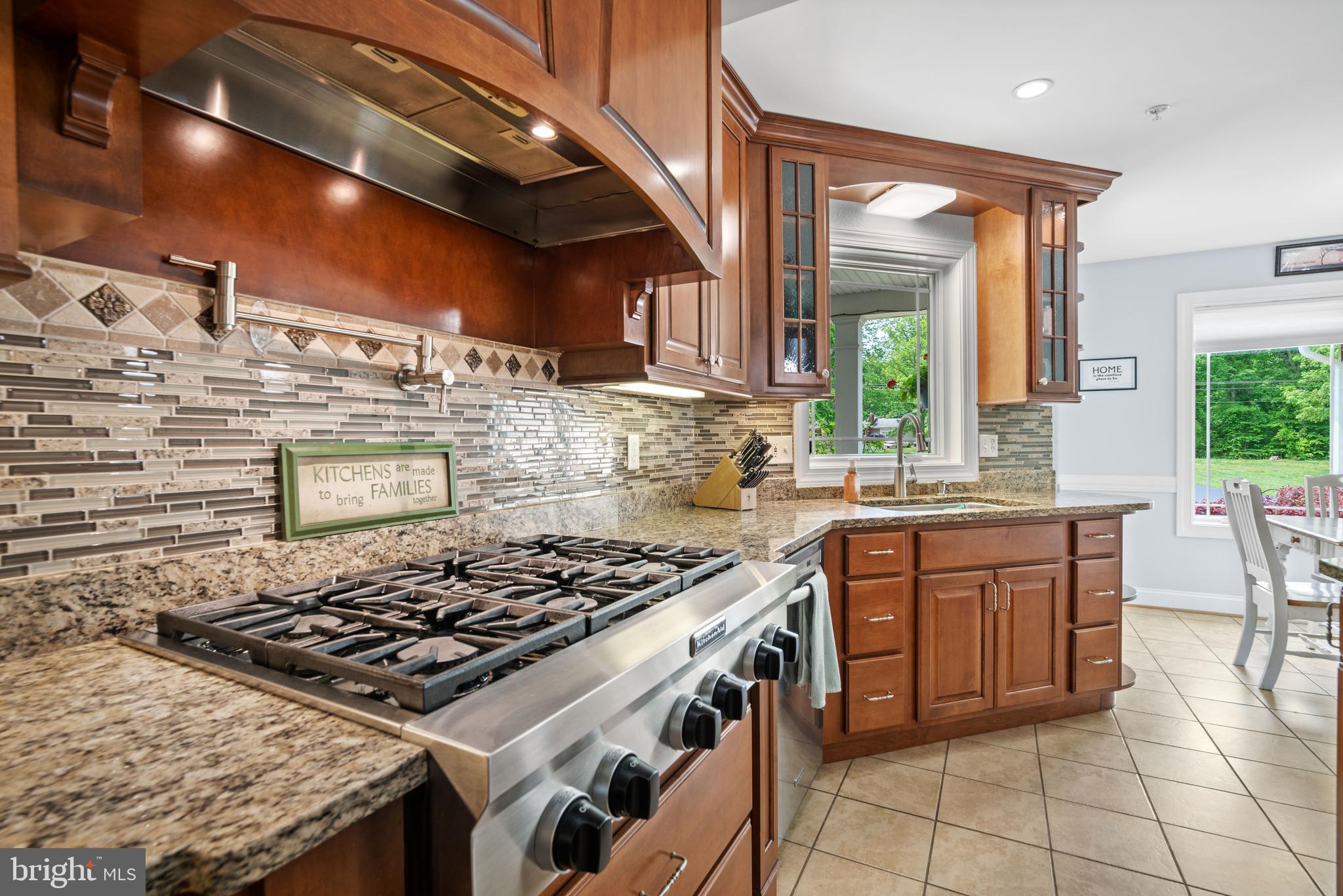 ANNAPOLIS WOODS - Residential