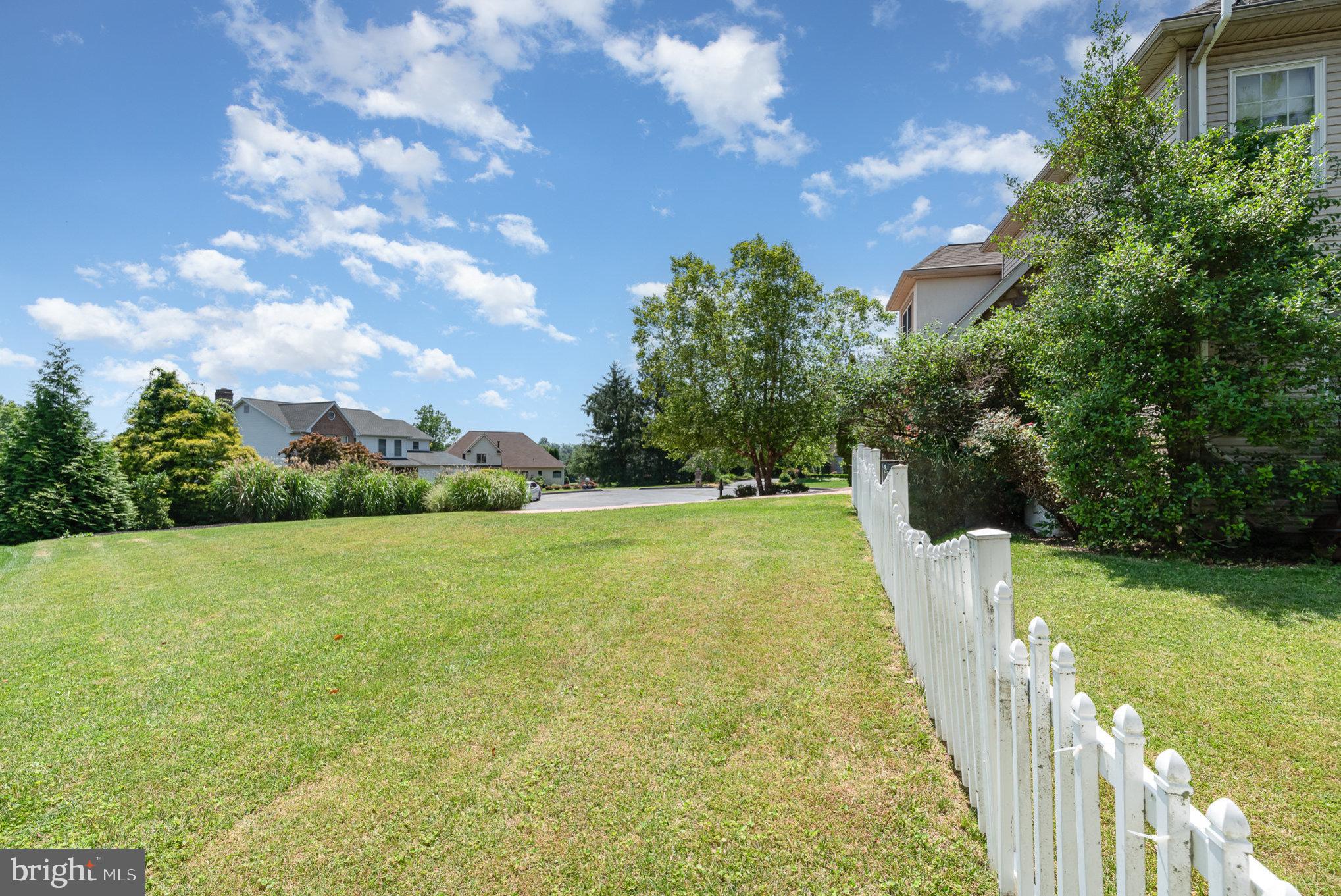 FOREST HILLS - Residential