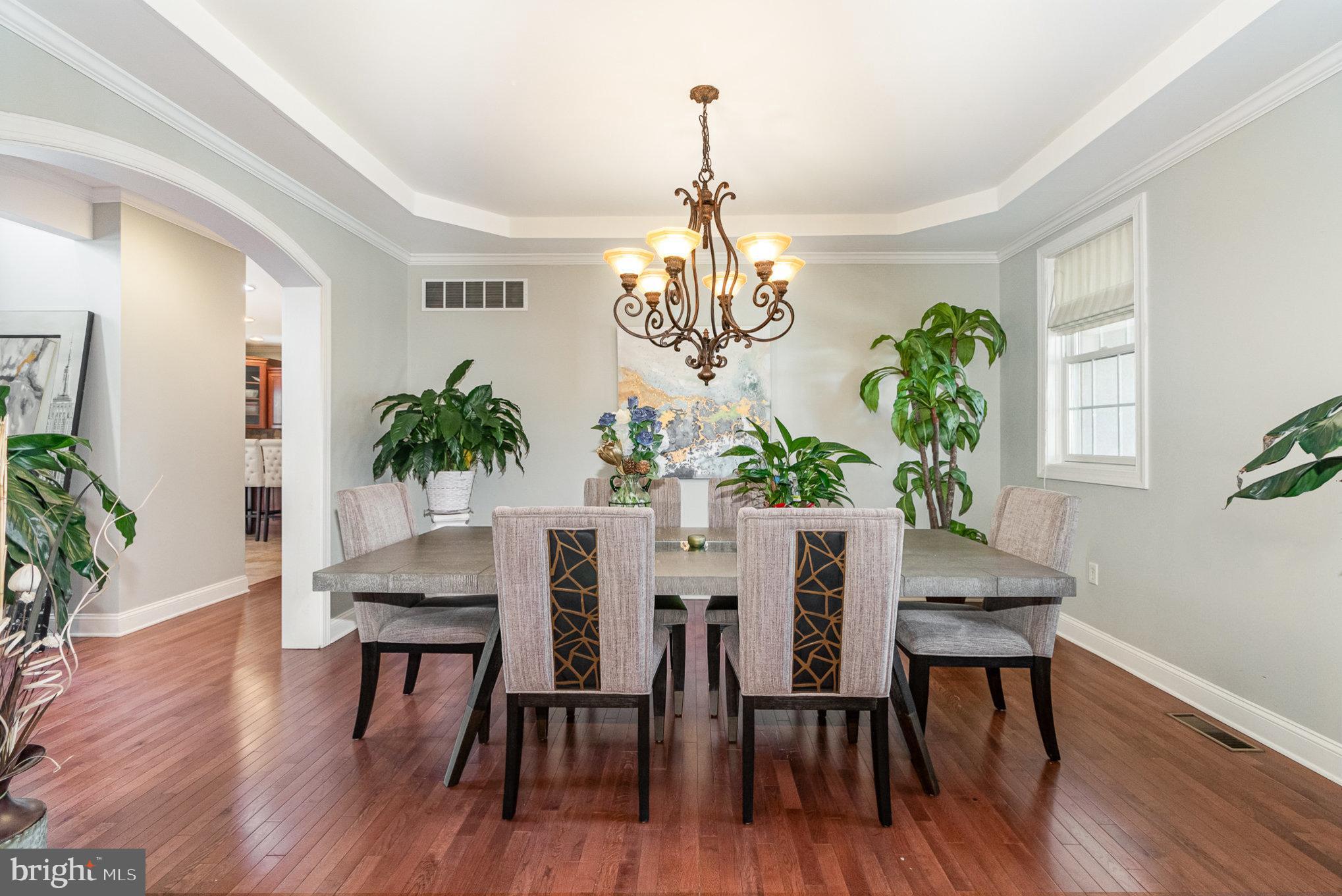 FOREST HILLS - Residential