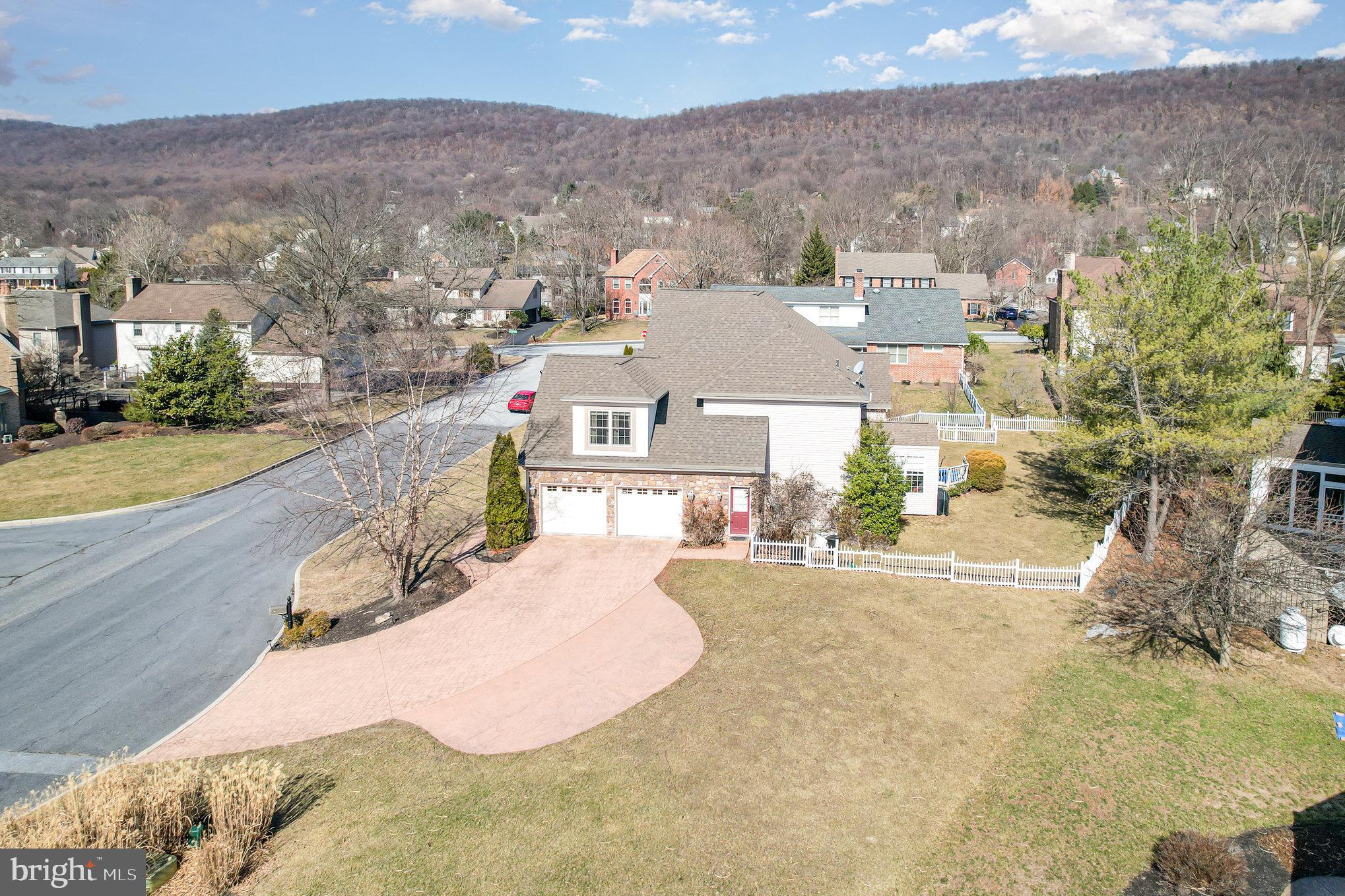 FOREST HILLS - Residential