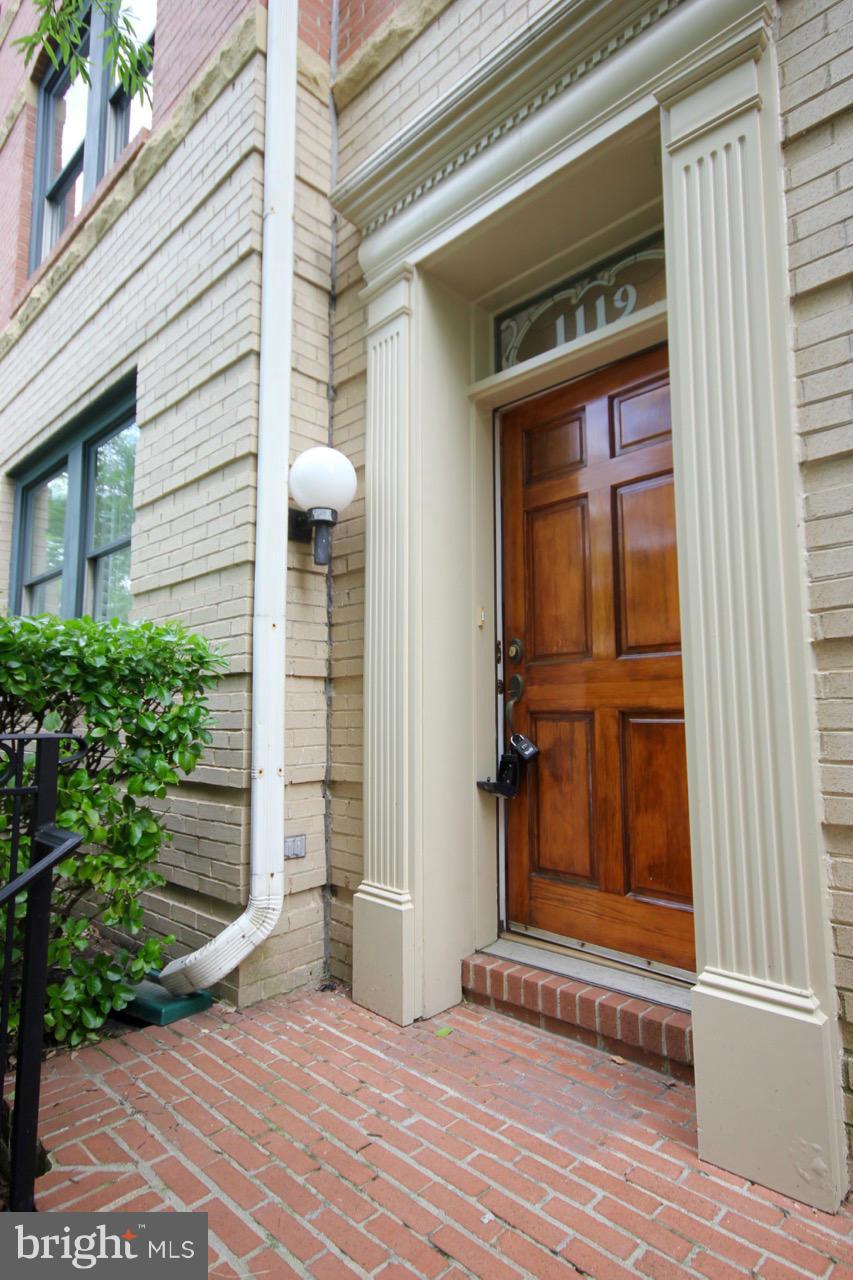 BROMPTONS - Residential Lease