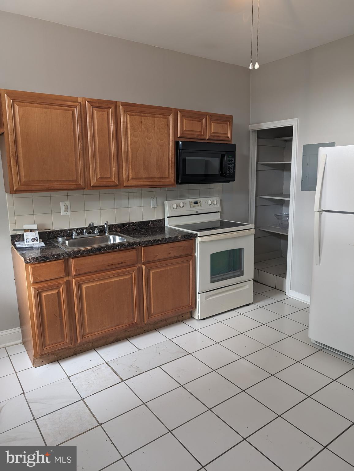 MONDAWMIN - Residential Lease