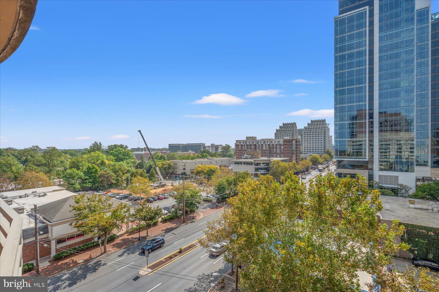 FAIRMONT PLAZA - Residential