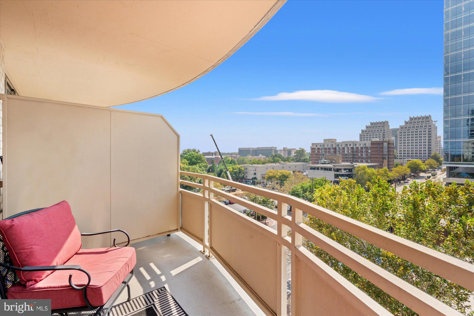 FAIRMONT PLAZA - Residential