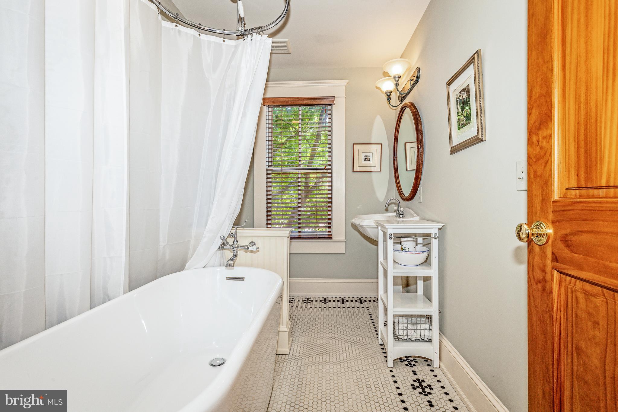 EASTPORT - Residential