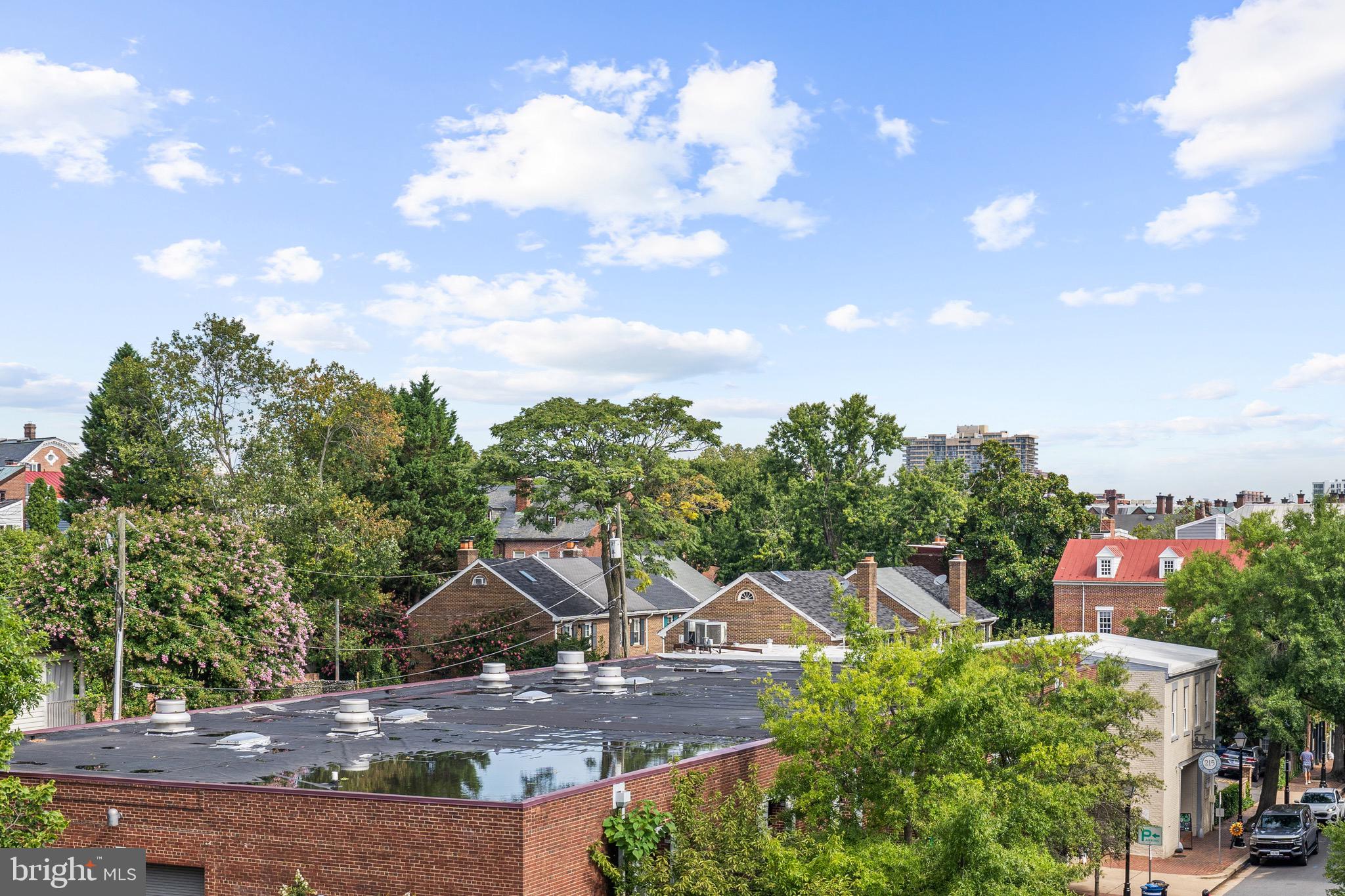 ROBINSON LANDING - Residential