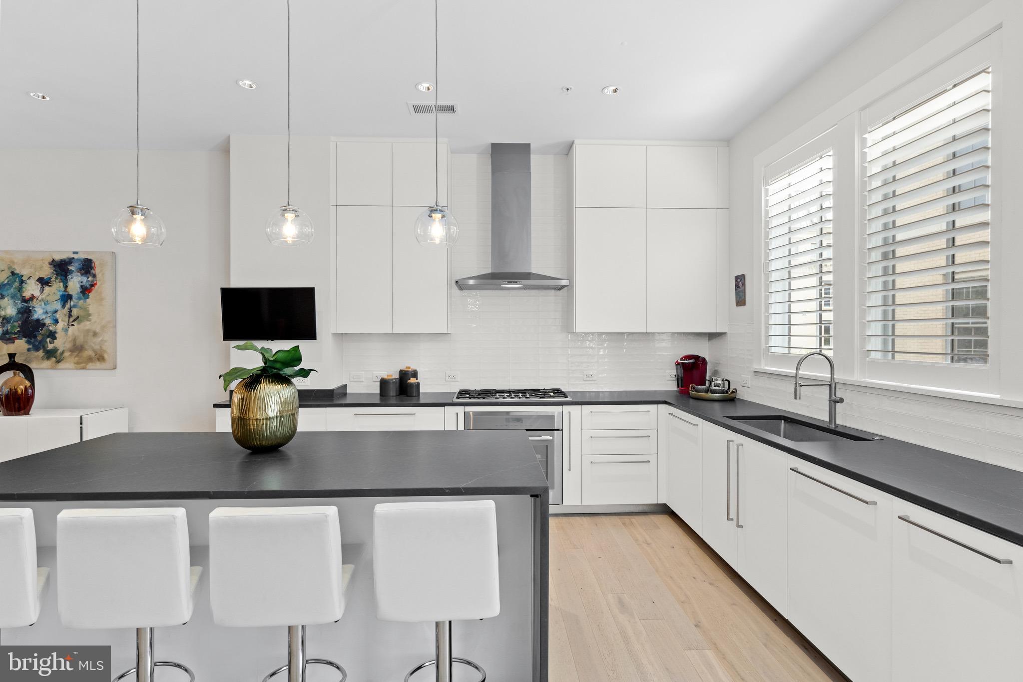 ROBINSON LANDING - Residential