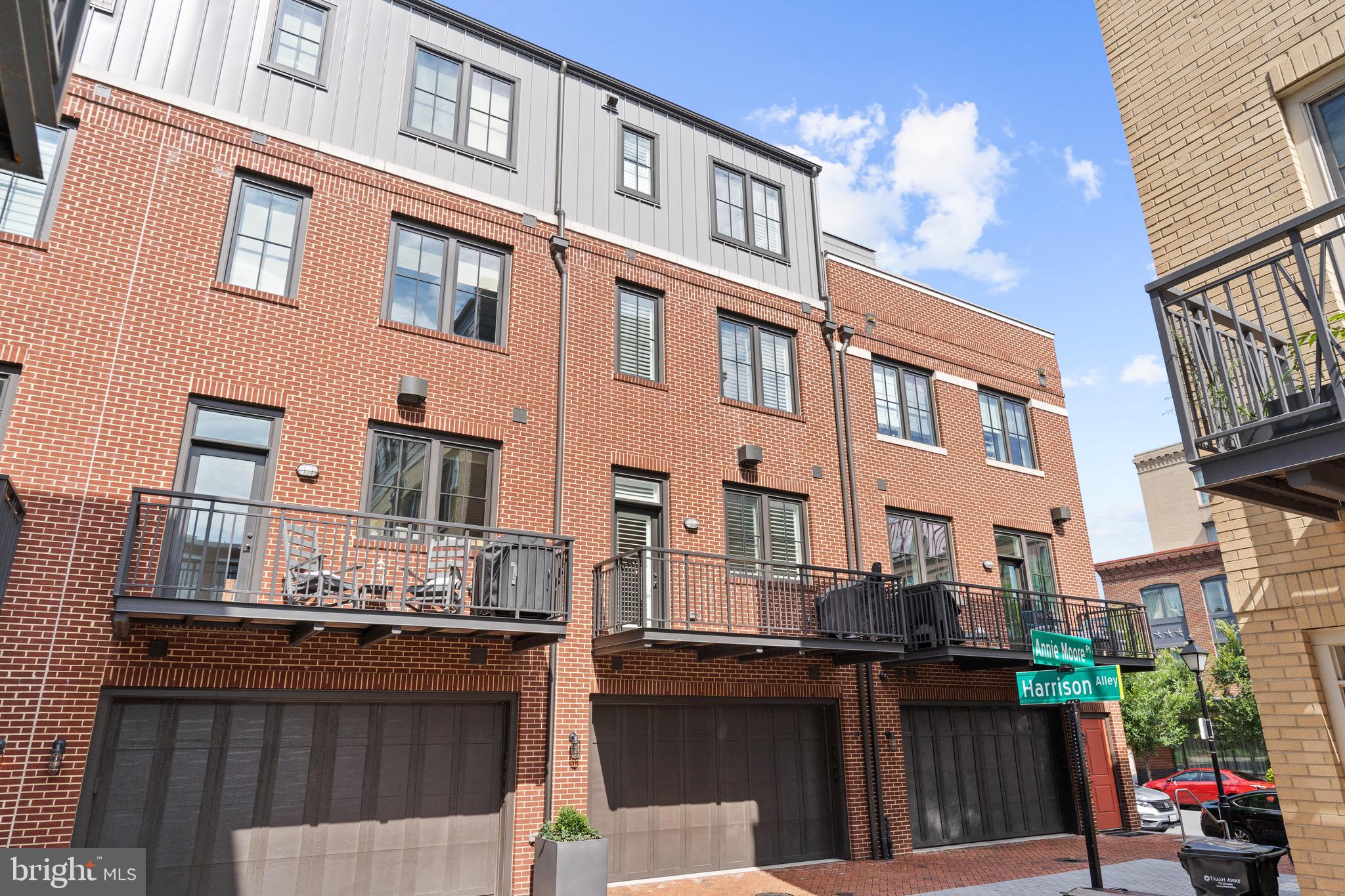 ROBINSON LANDING - Residential