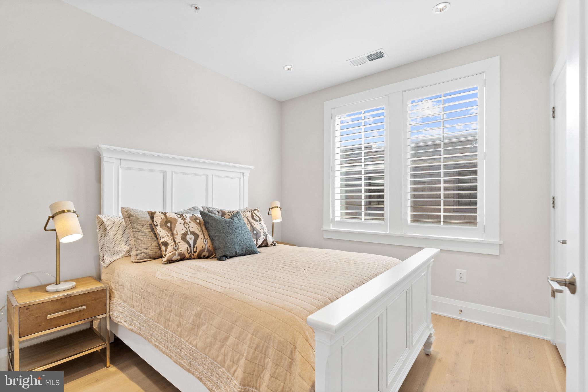 ROBINSON LANDING - Residential