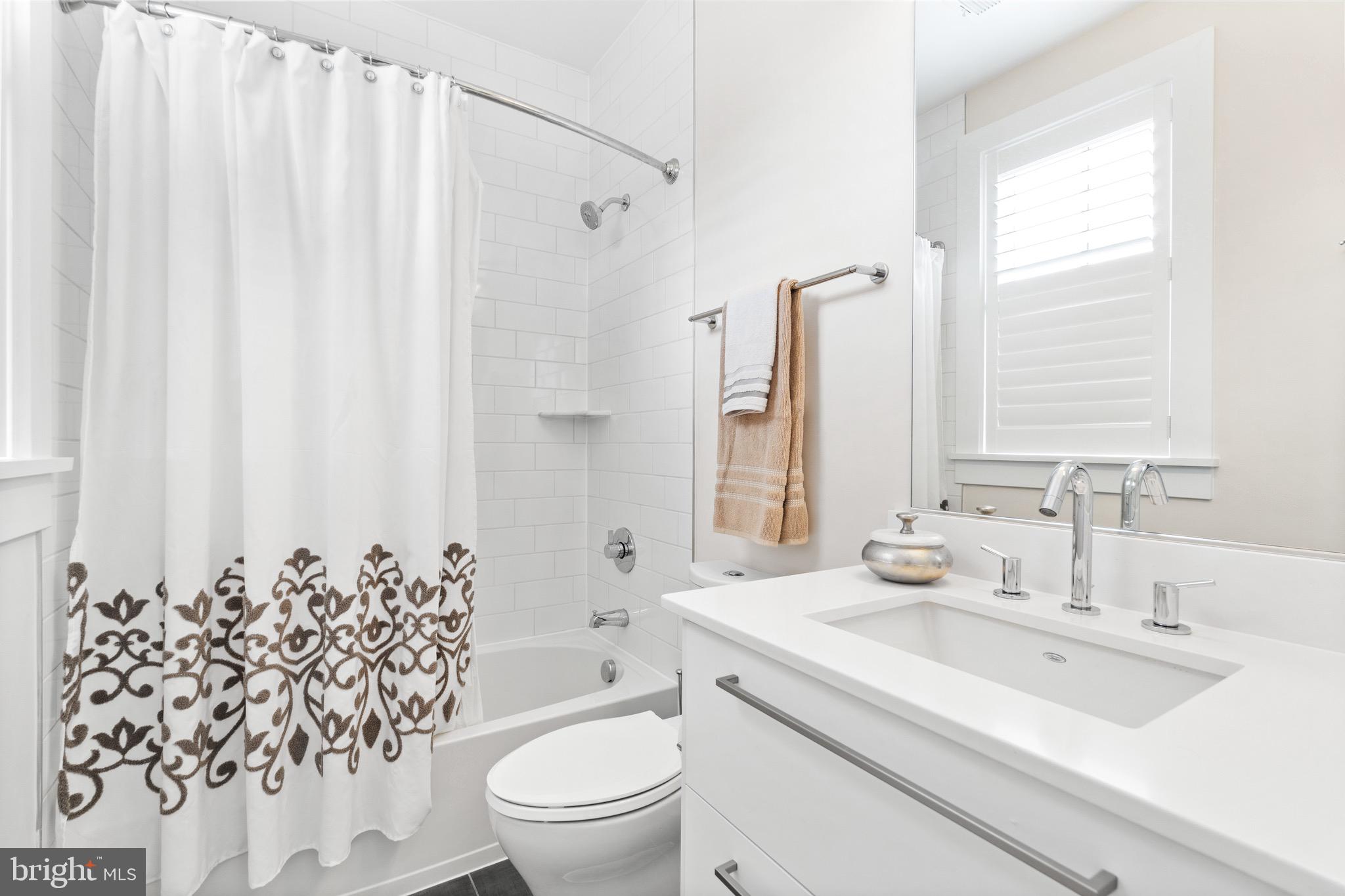 ROBINSON LANDING - Residential