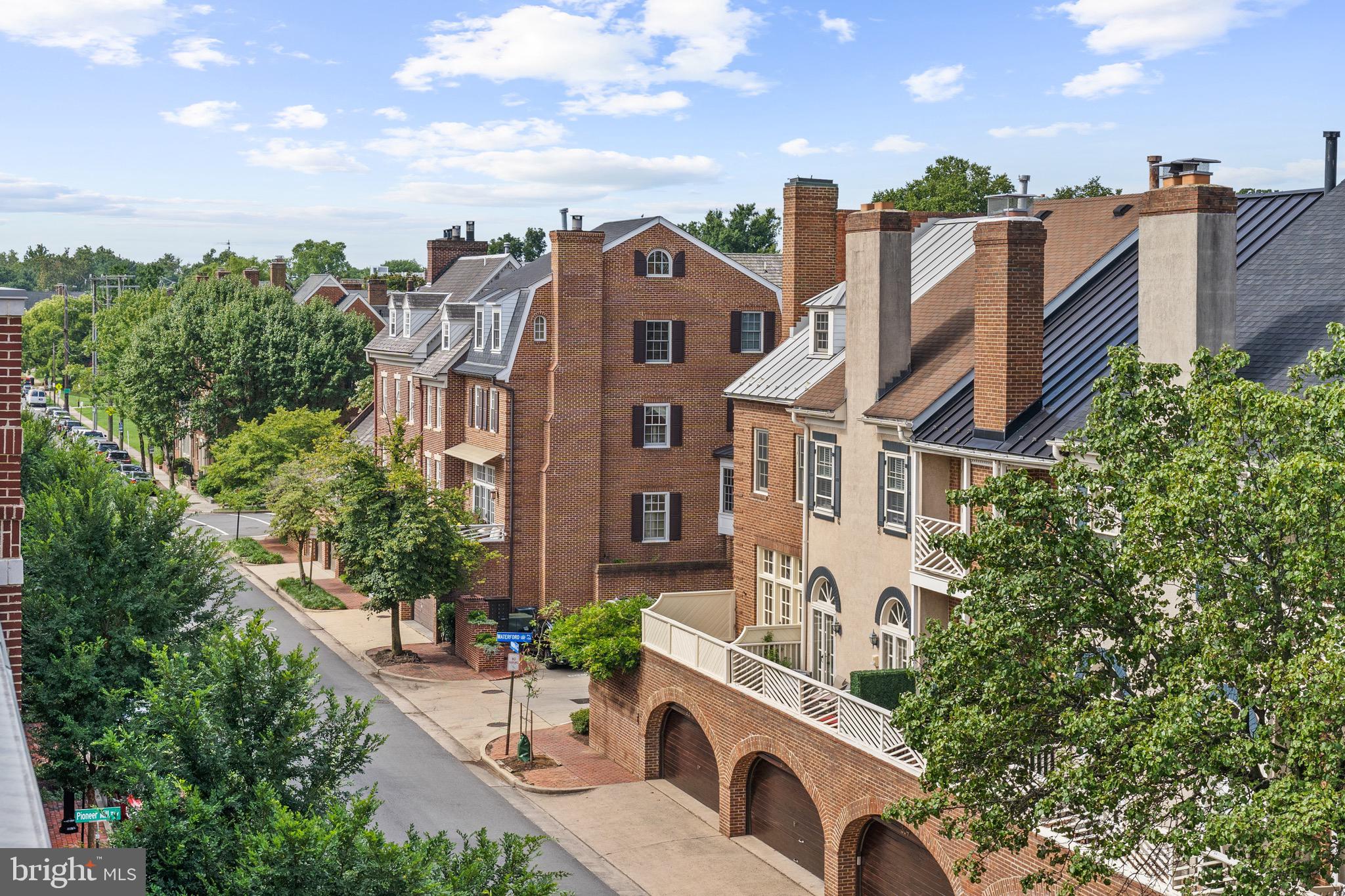 ROBINSON LANDING - Residential