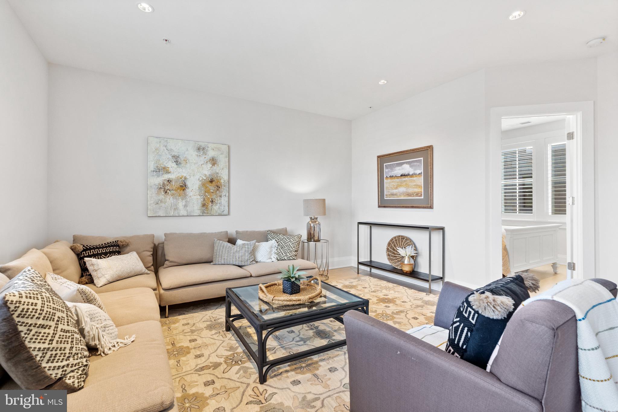 ROBINSON LANDING - Residential