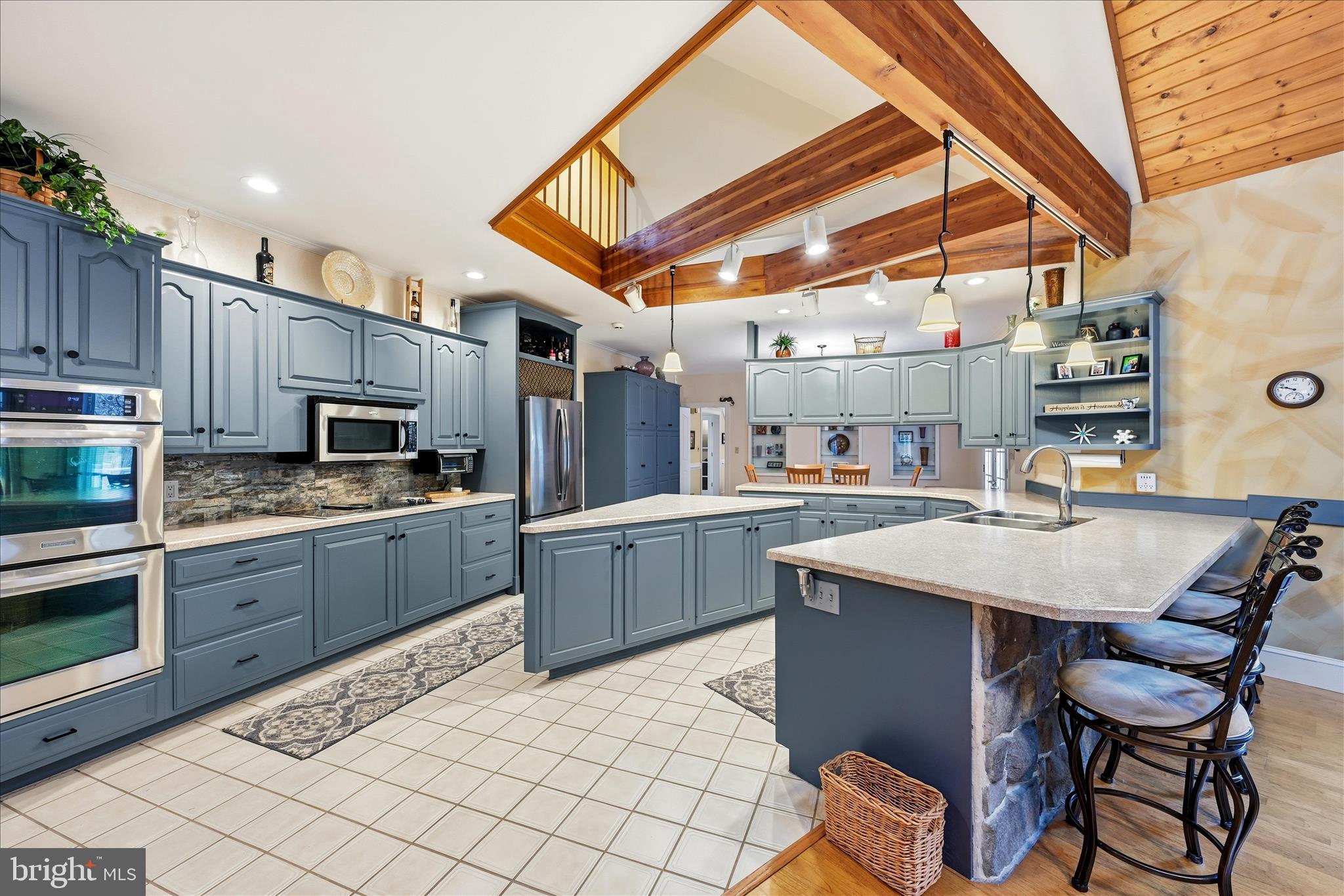 TIMBER VILLA - Residential