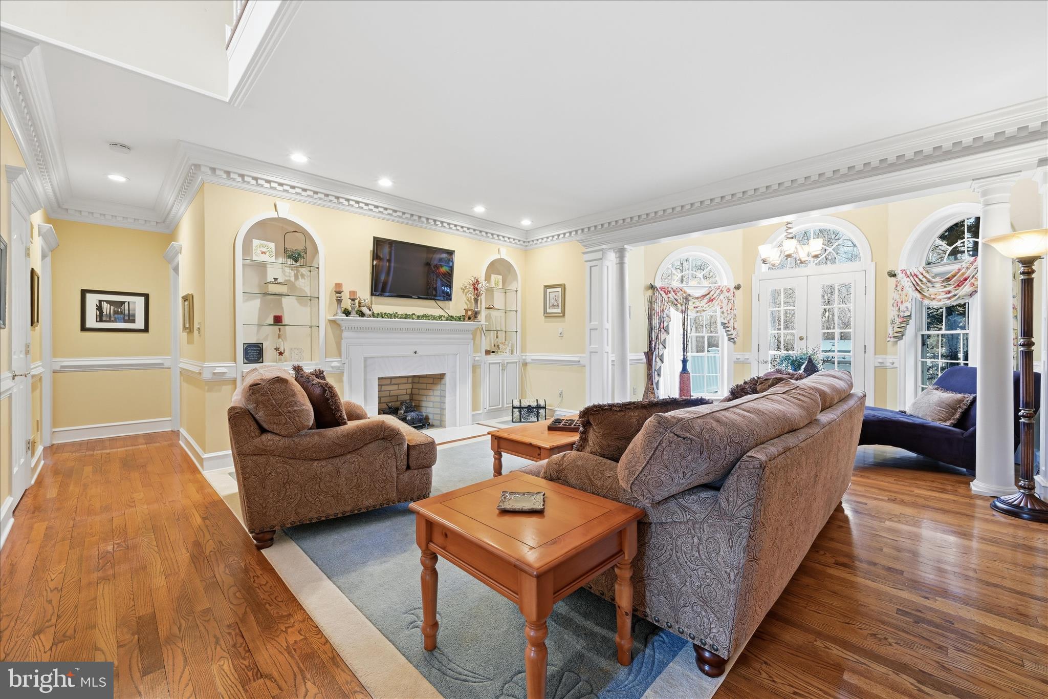 TIMBER VILLA - Residential