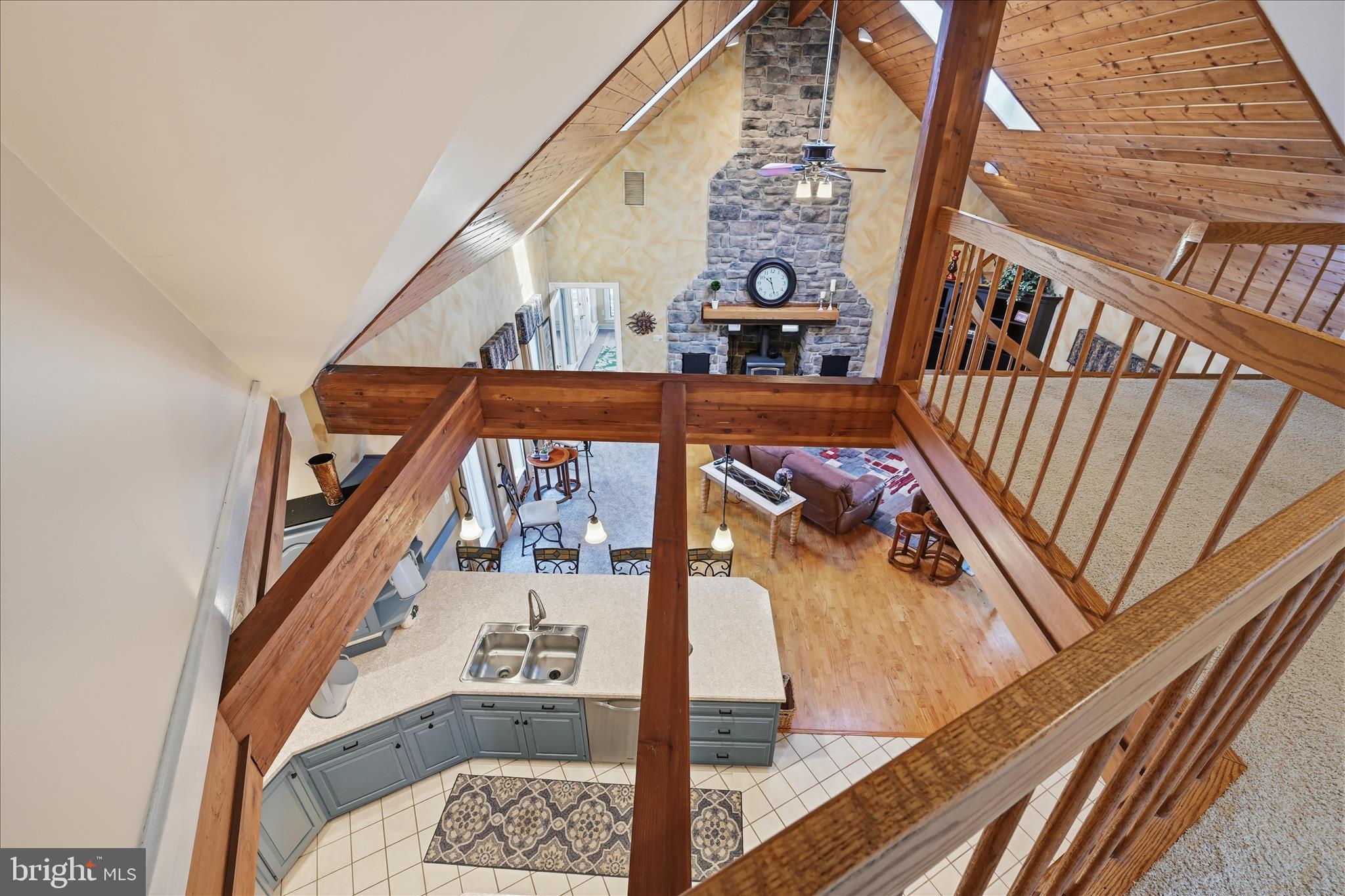 TIMBER VILLA - Residential