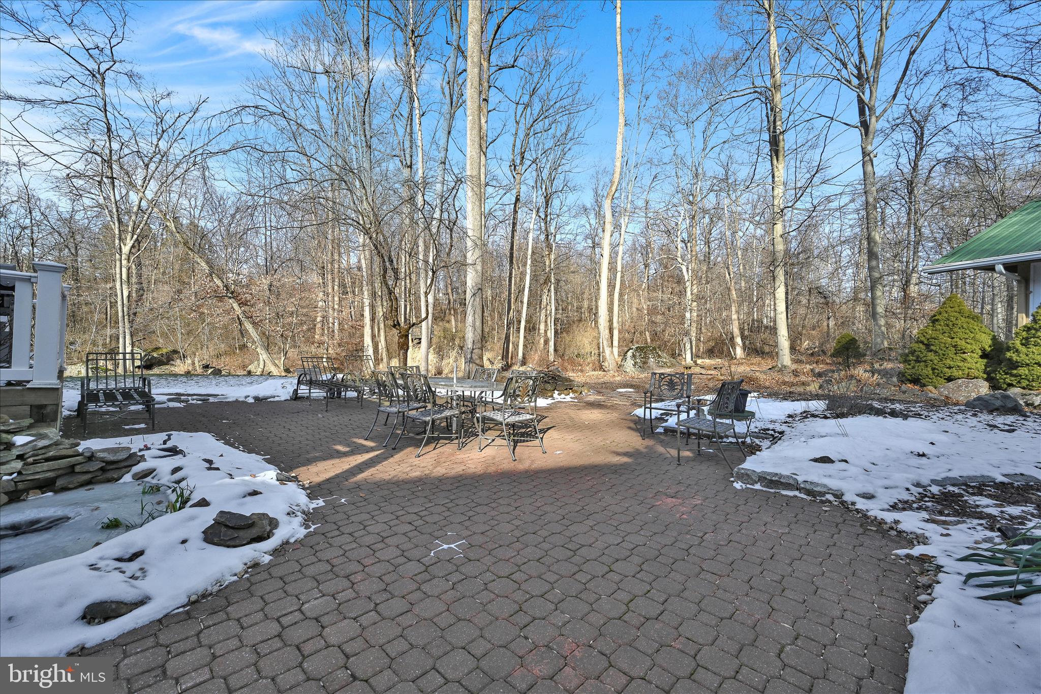 TIMBER VILLA - Residential