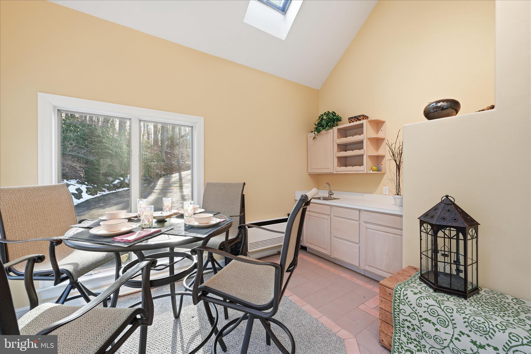 TIMBER VILLA - Residential