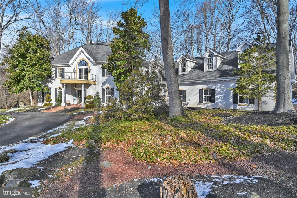 Photo of 295 Dogwood Drive, ELIZABETHTOWN, PA 17022 (MLS # PALA2082370)