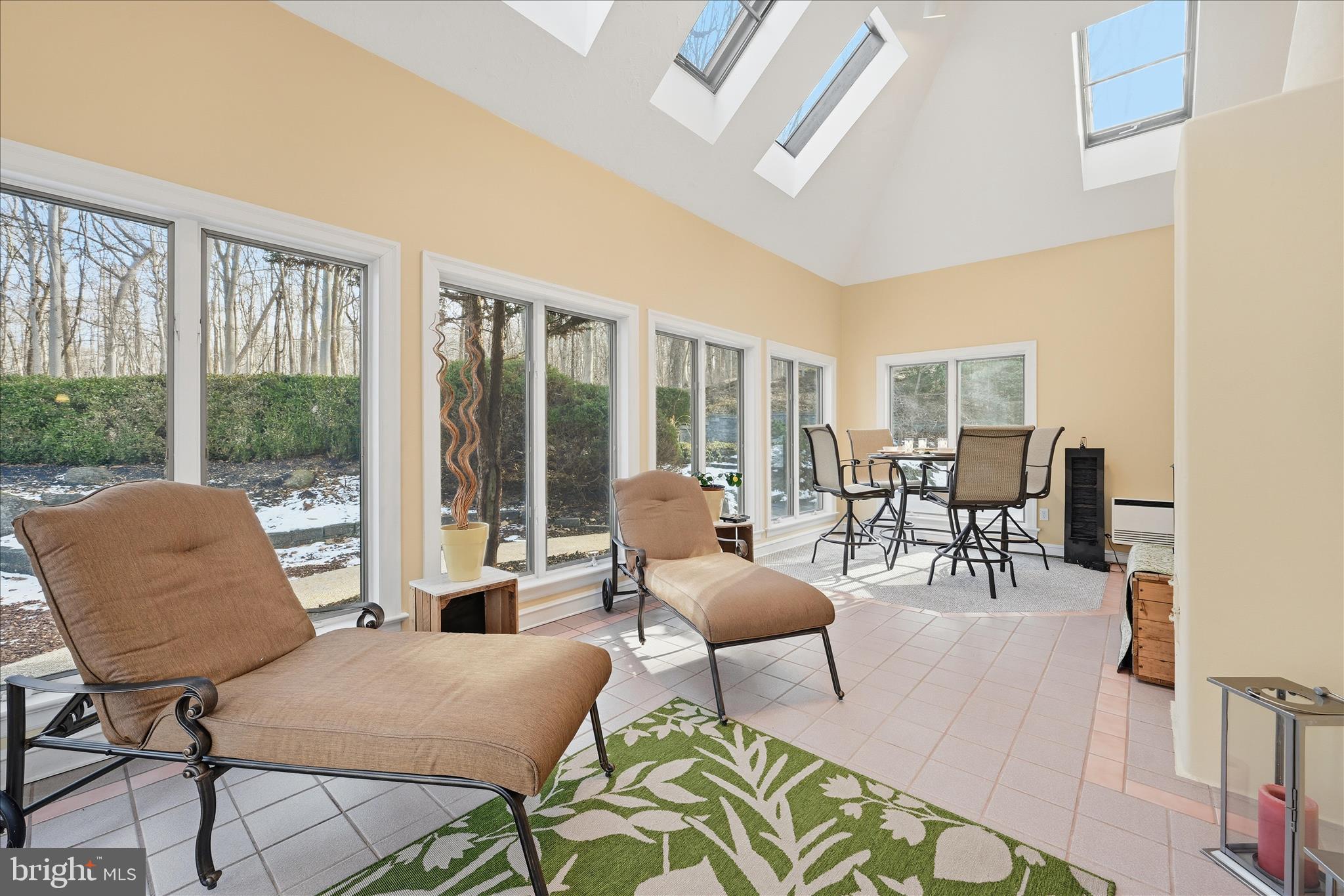 TIMBER VILLA - Residential