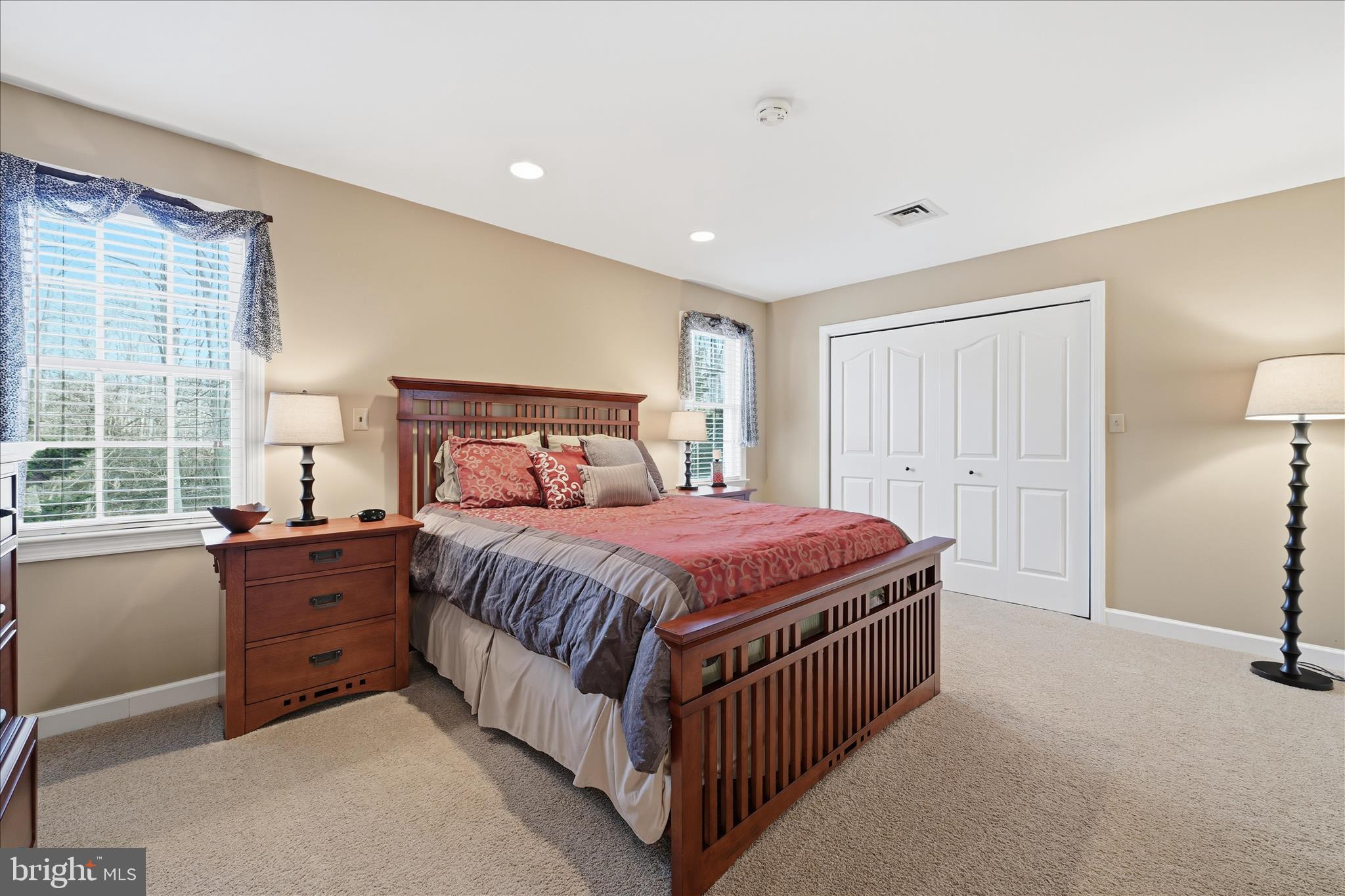 TIMBER VILLA - Residential