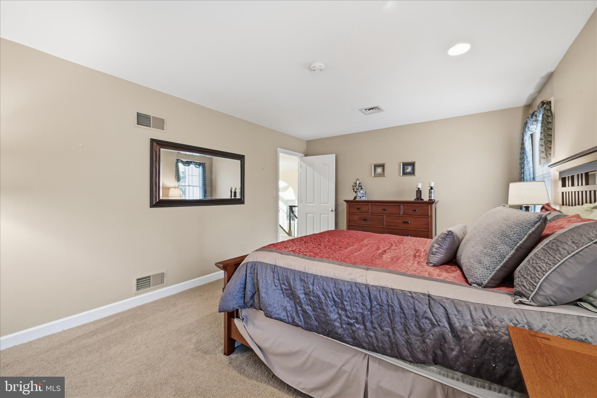 TIMBER VILLA - Residential