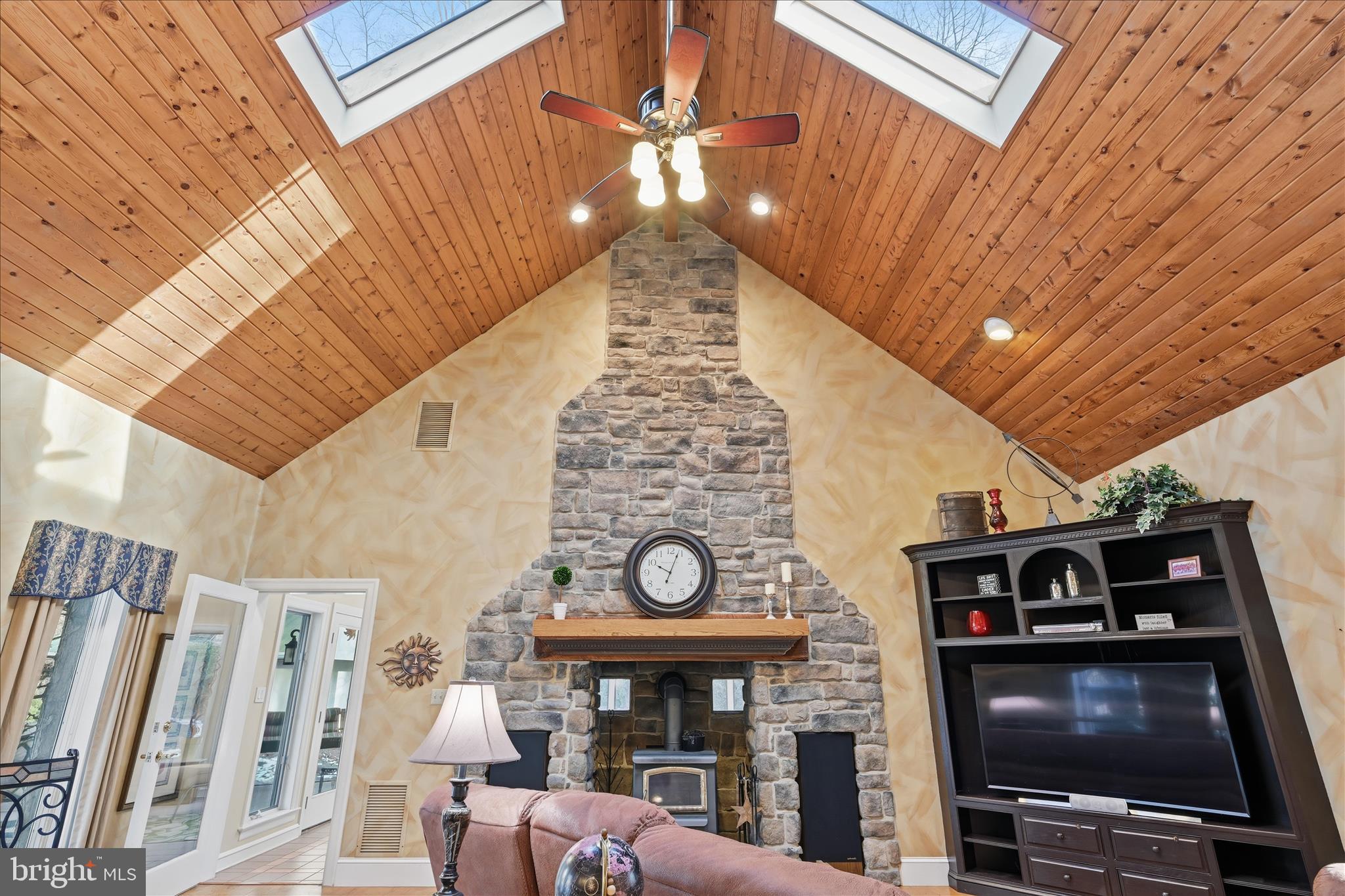 TIMBER VILLA - Residential