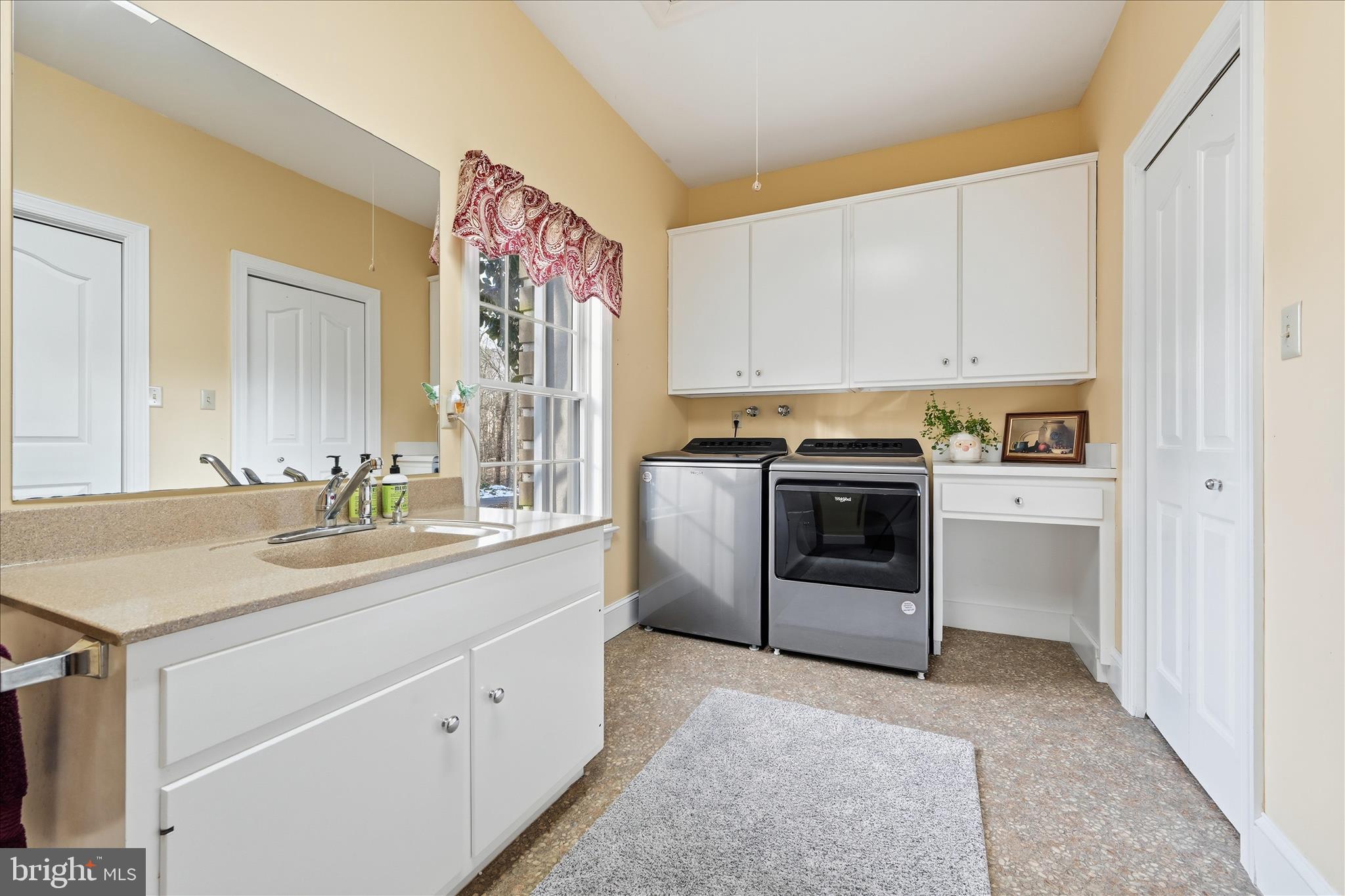 TIMBER VILLA - Residential