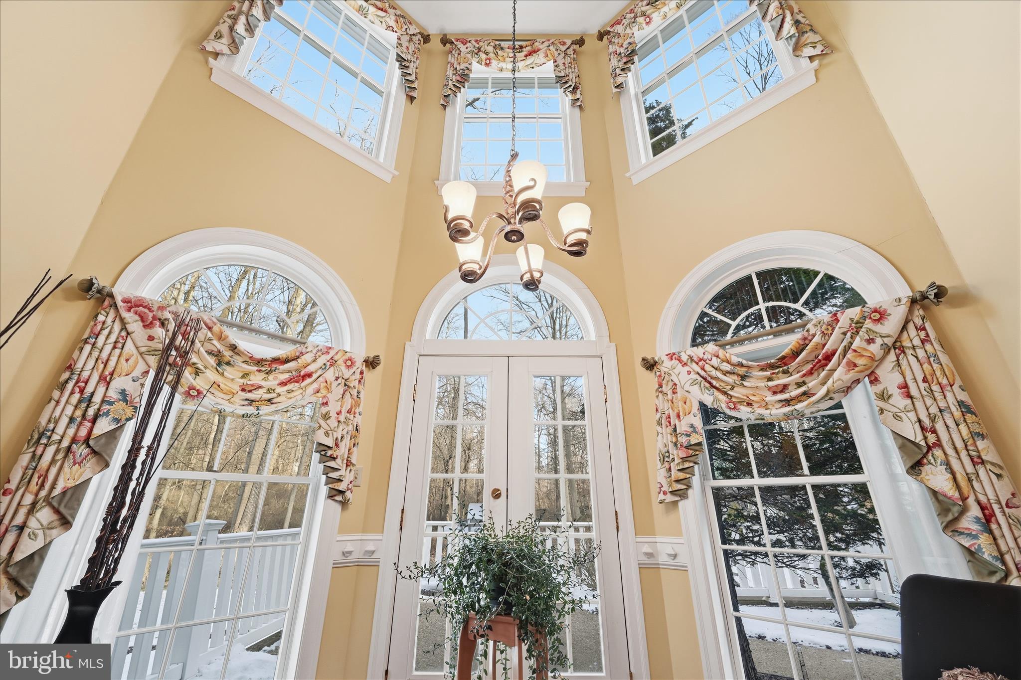 TIMBER VILLA - Residential